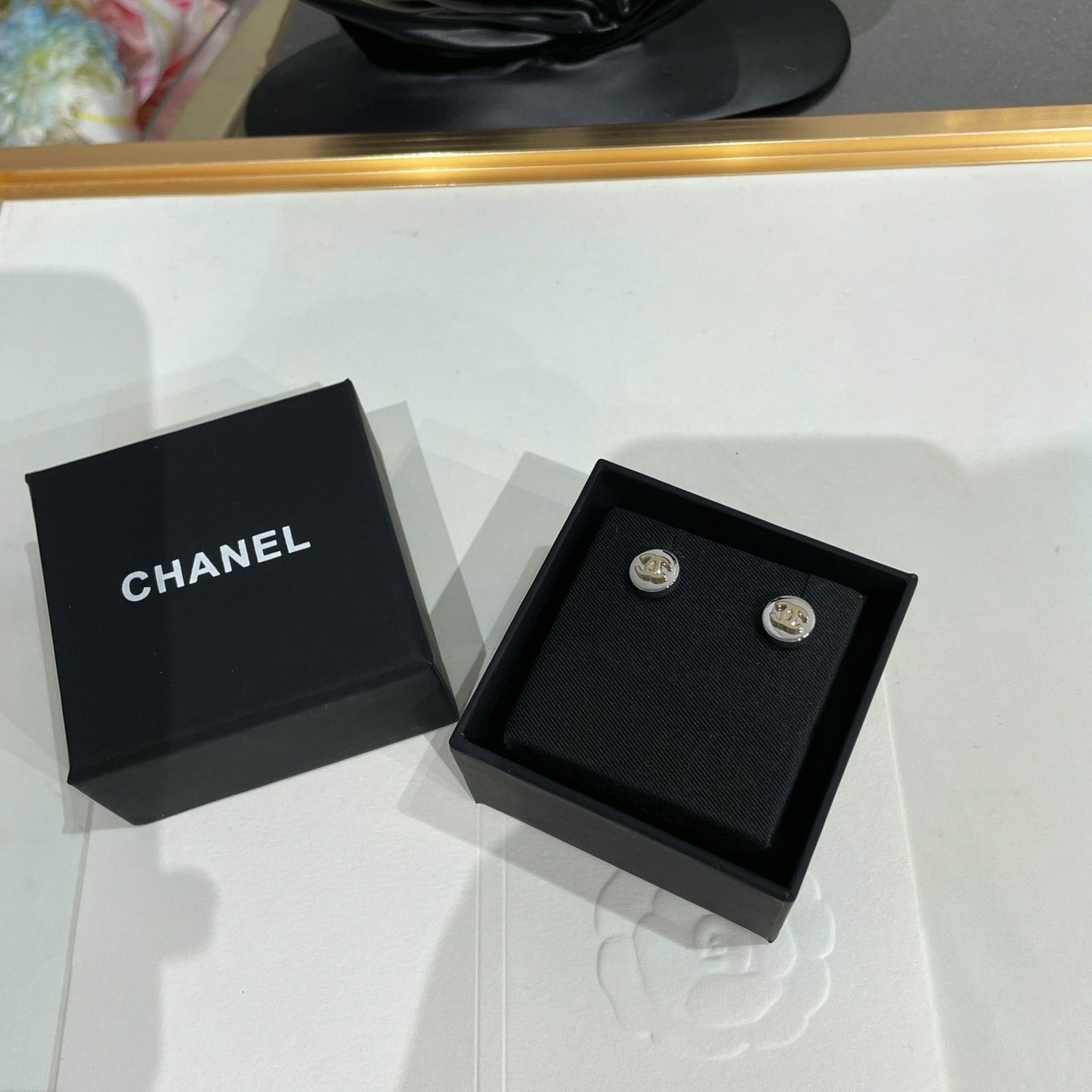 CC 26FW Gorgeous Sliver Gold Earrings 006