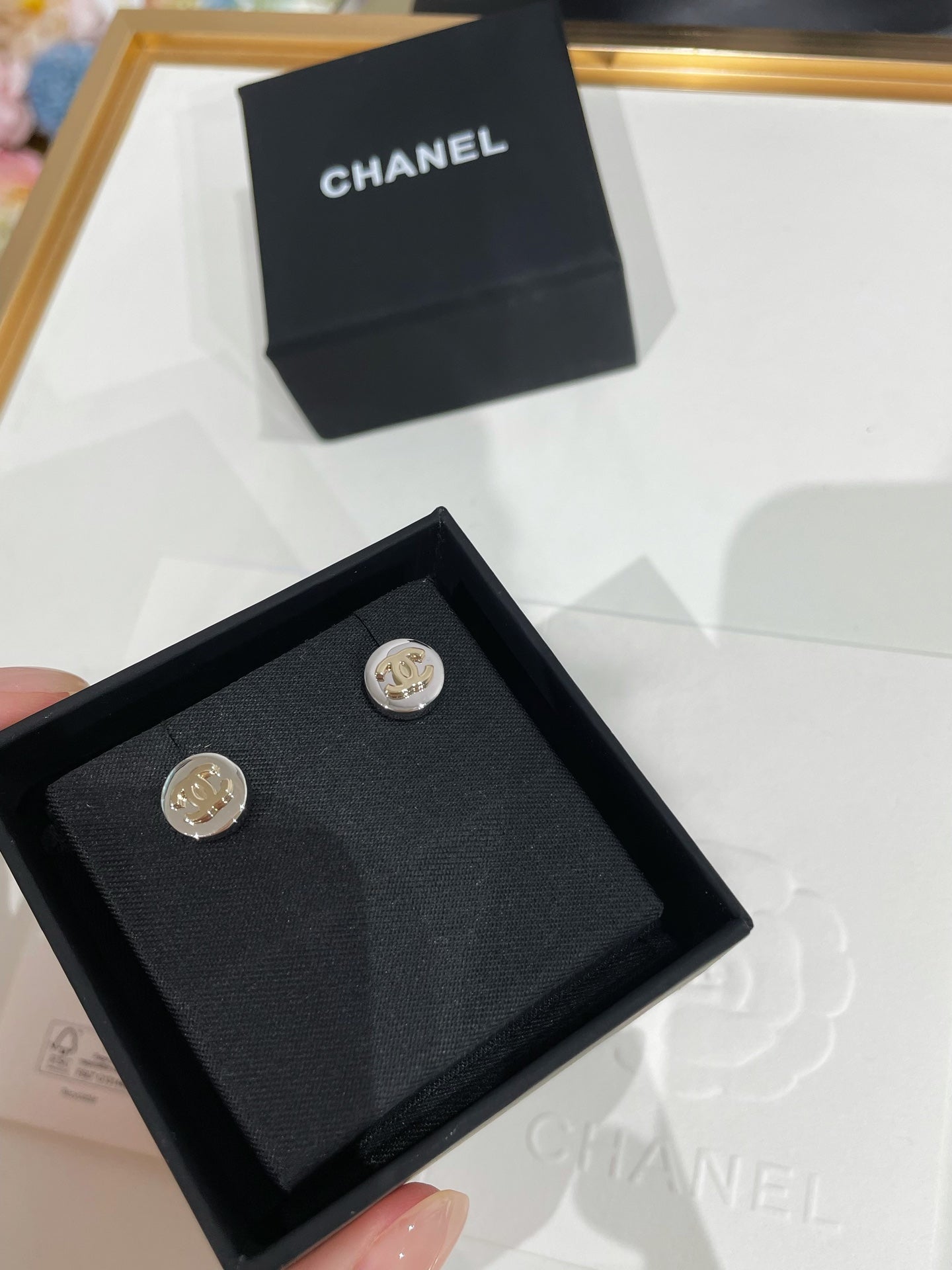 CC 26FW Gorgeous Sliver Gold Earrings 006
