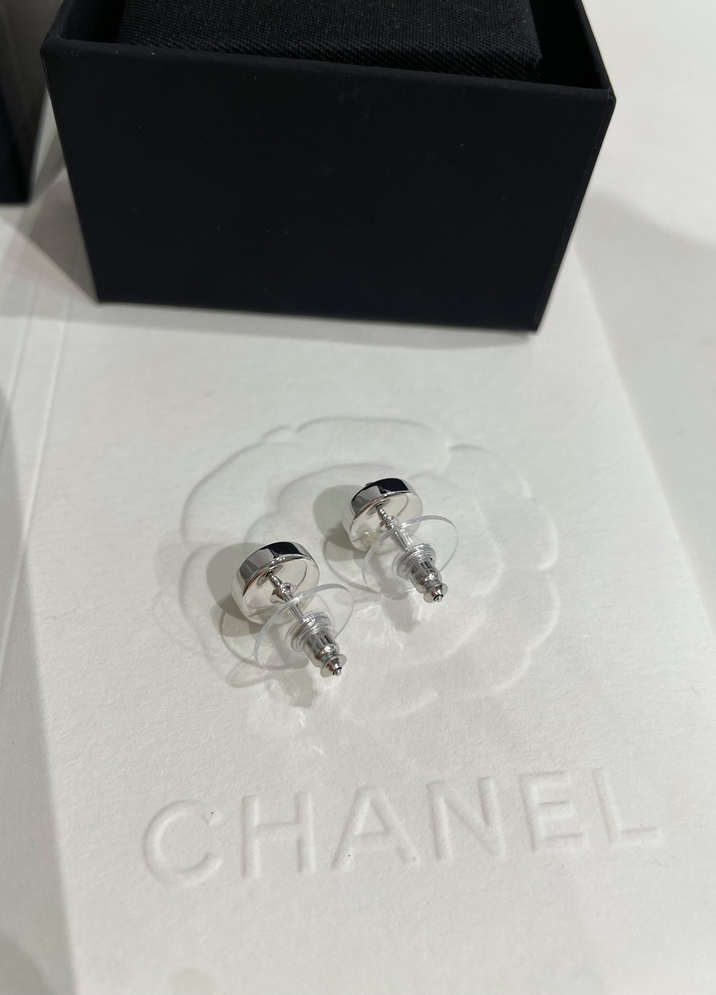 CC 26FW Gorgeous Sliver Gold Earrings 006