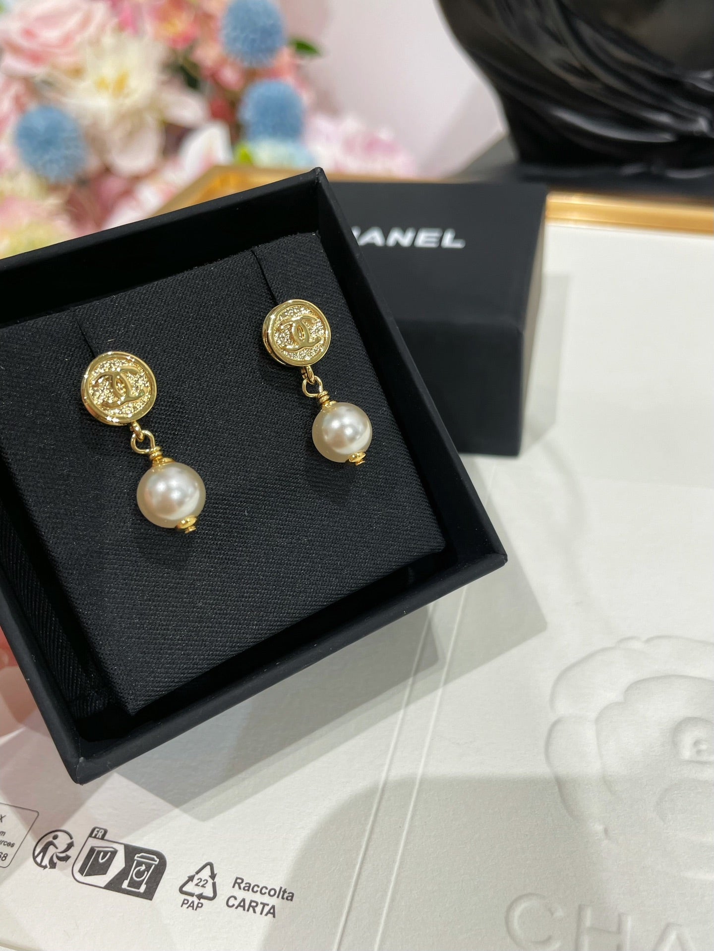 CC 26FW Gorgeous Pearl Gold Earrings 005