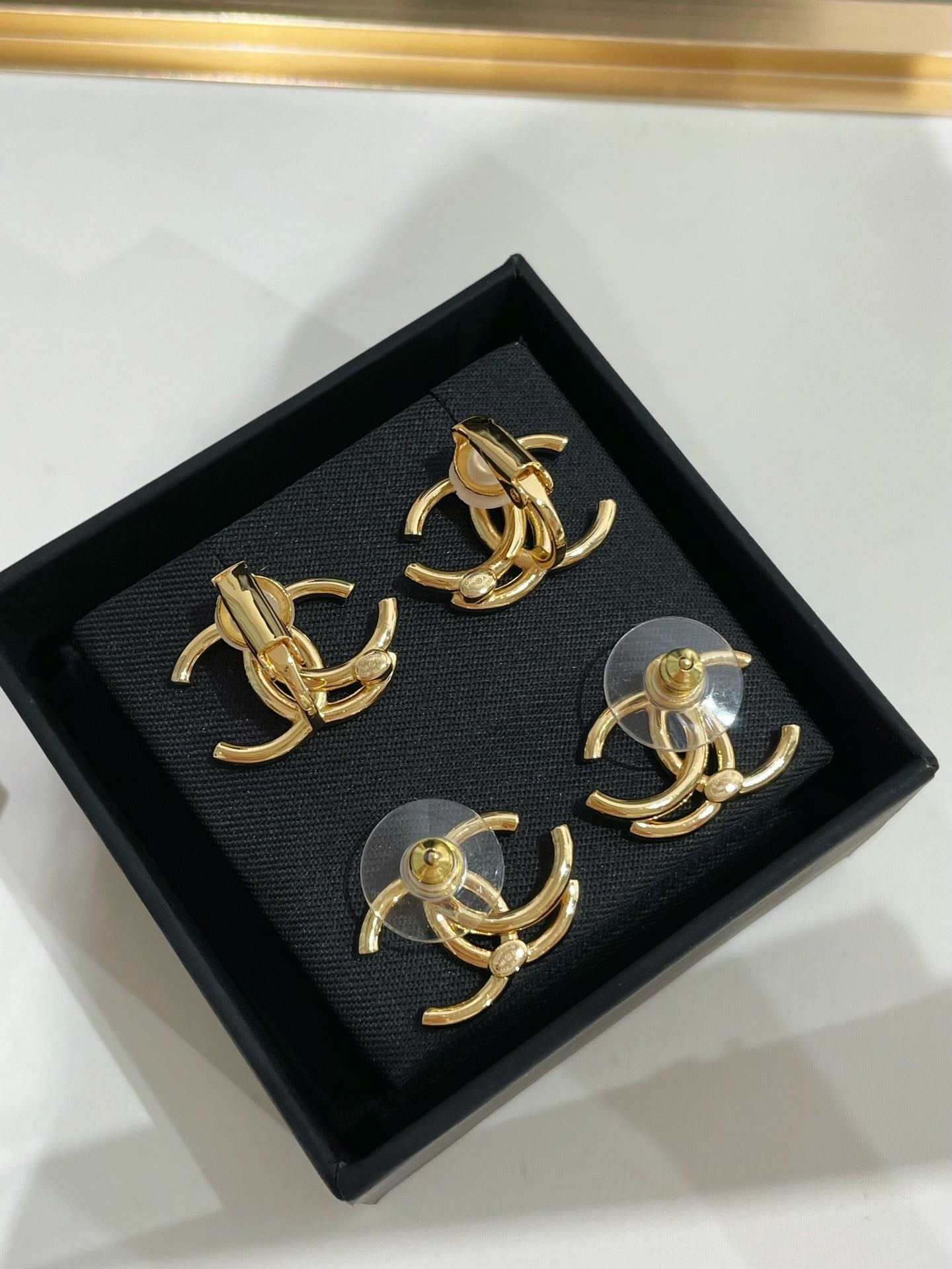 CC 26FW Gorgeous Earrings 001