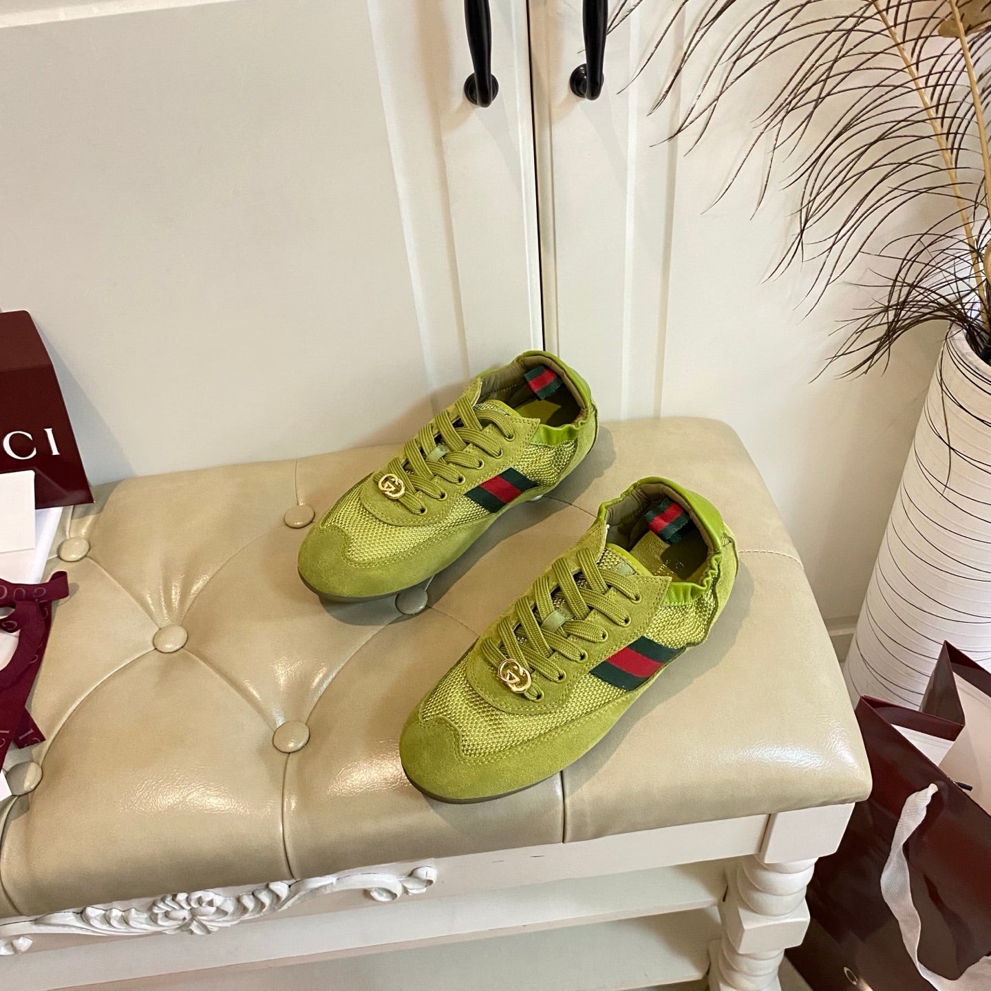 Gucci 26s Sneaker In Green Suede And Mesh Fabric