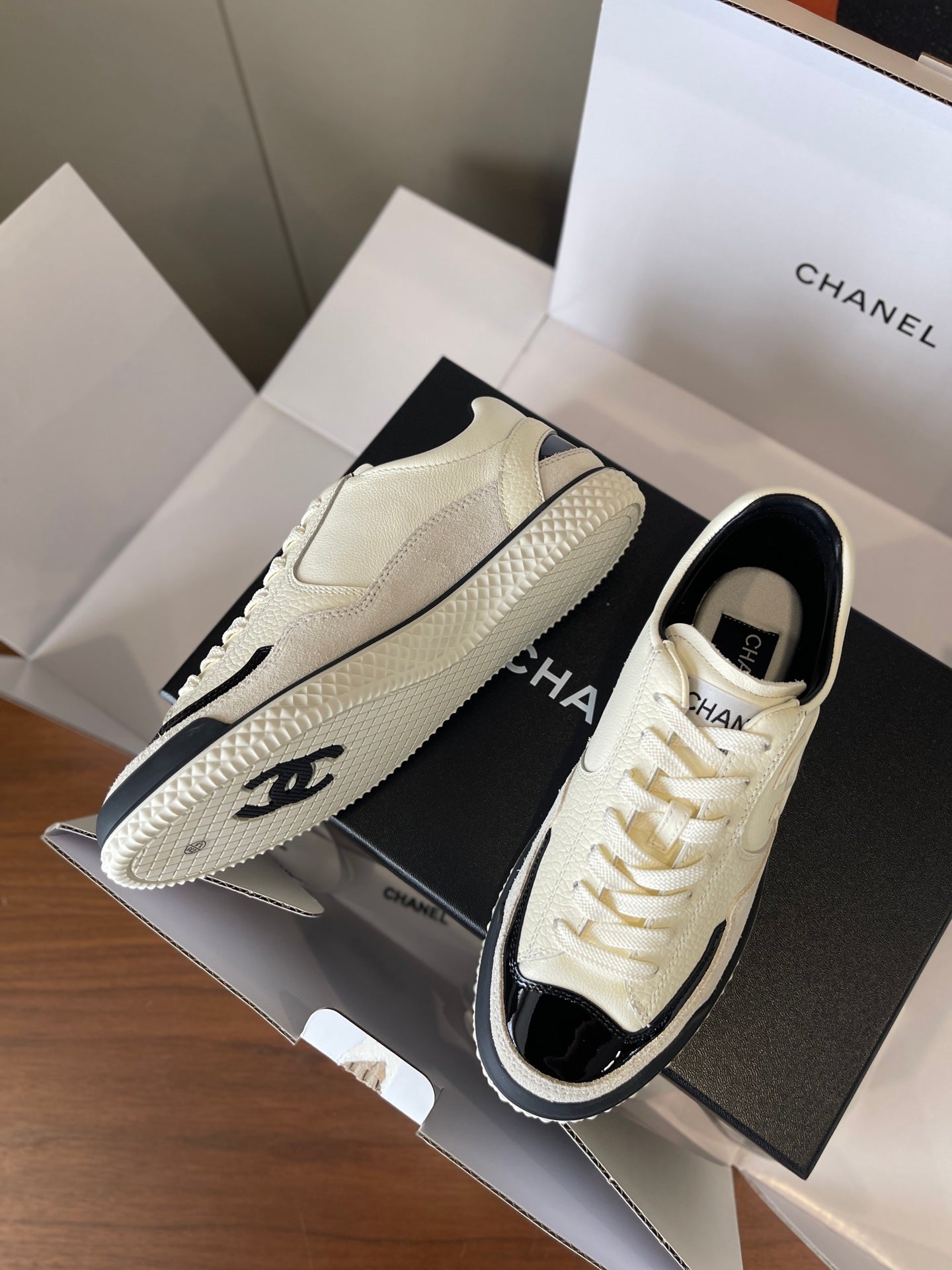 CC 25K Double Logo Sneakers Black White Leather Suede 623168