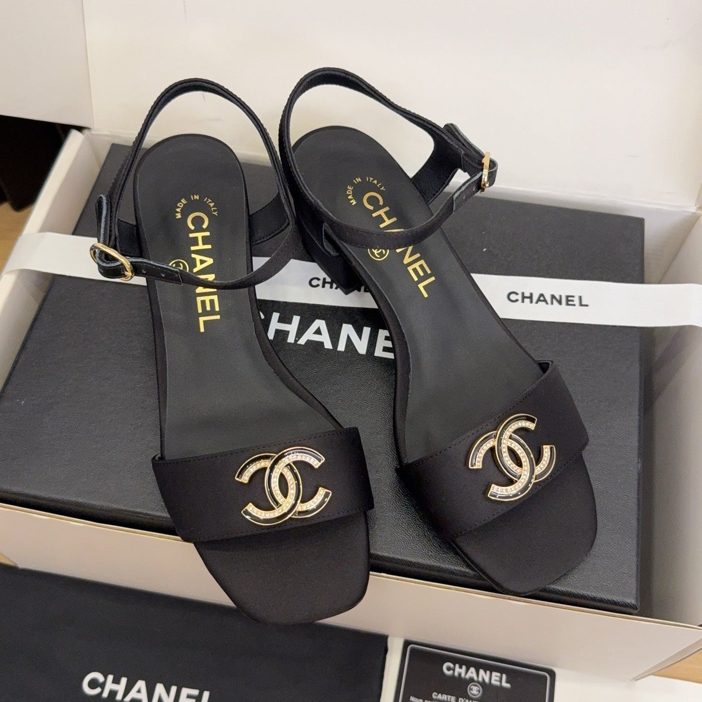 CC 25 High Heels 40 Sandals Black Satin And Sheepskin Square Toe 277714