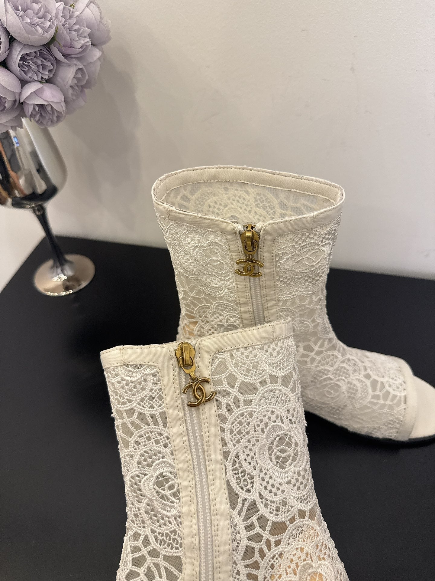 CC 25 Short Boot White Mesh 354921