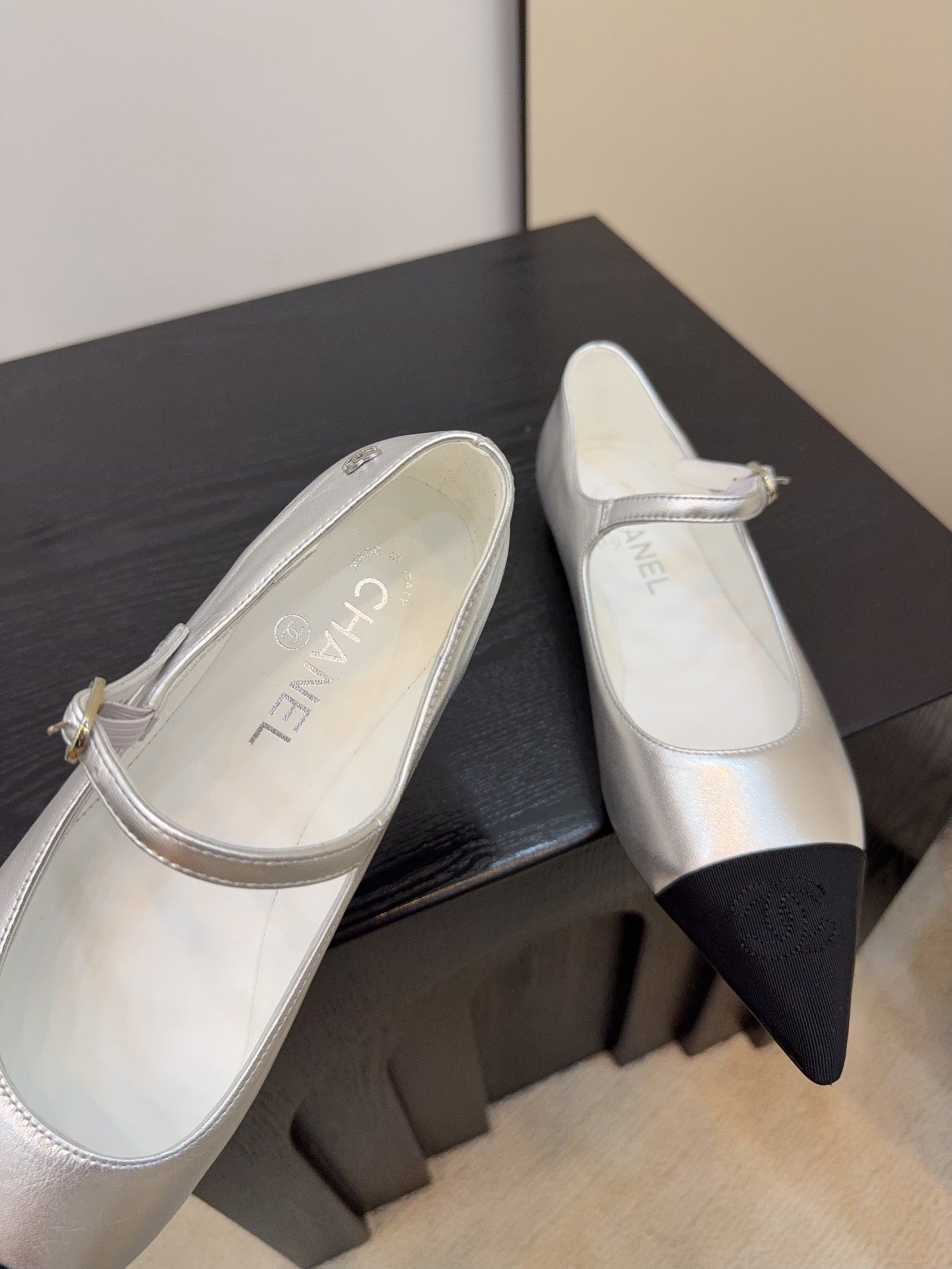 CD FW Mary Janes Sliver Metalic Lambskin & Grosgrain 505039