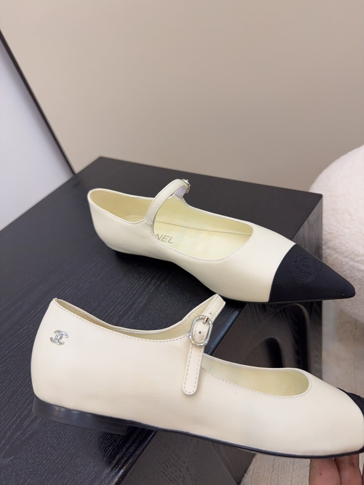 CD FW Mary Janes Light Beige Lambskin & Grosgrain 505040