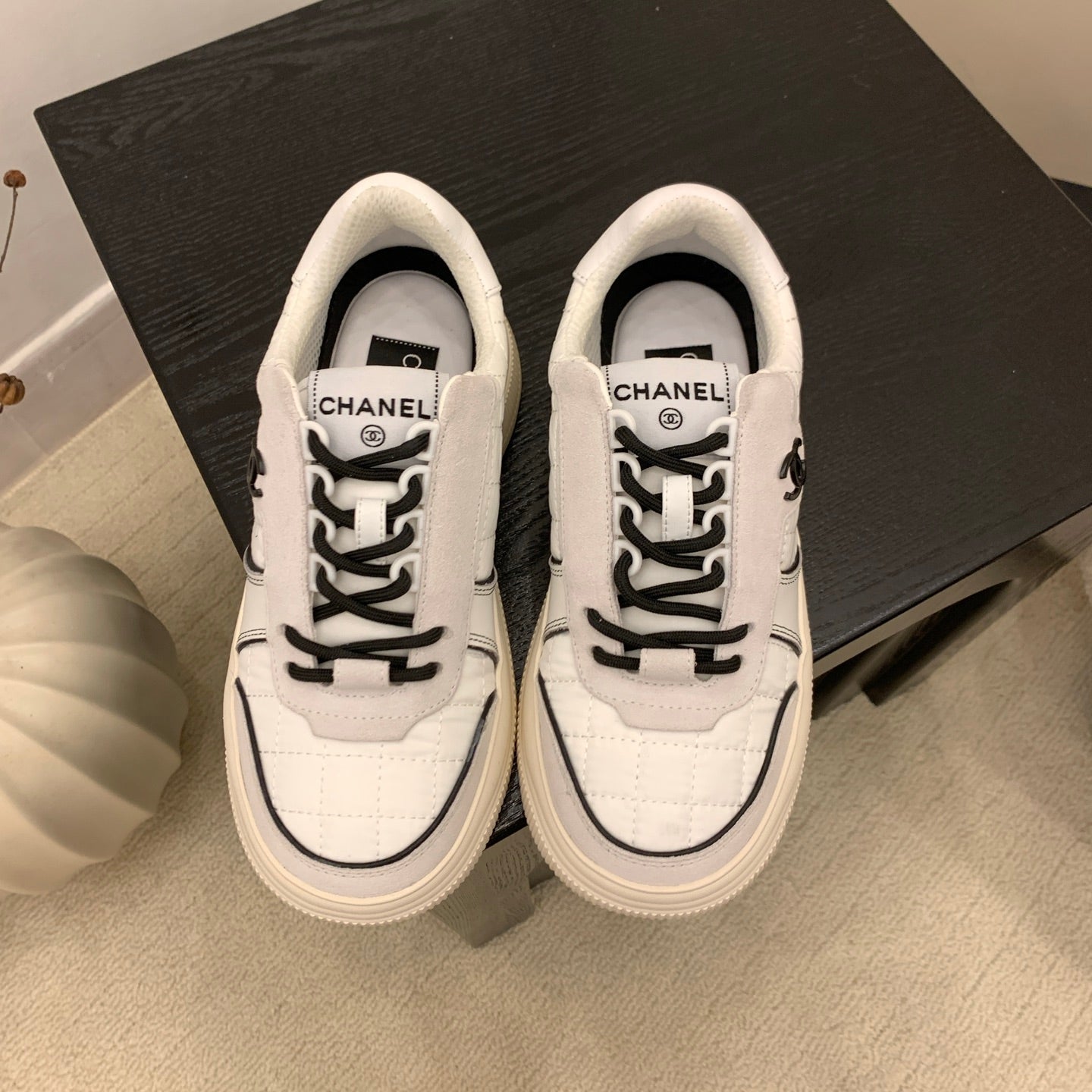 CC Alexander McQueen Sneakers Cream Gray Black Leather and Ceiling Fabric 537191