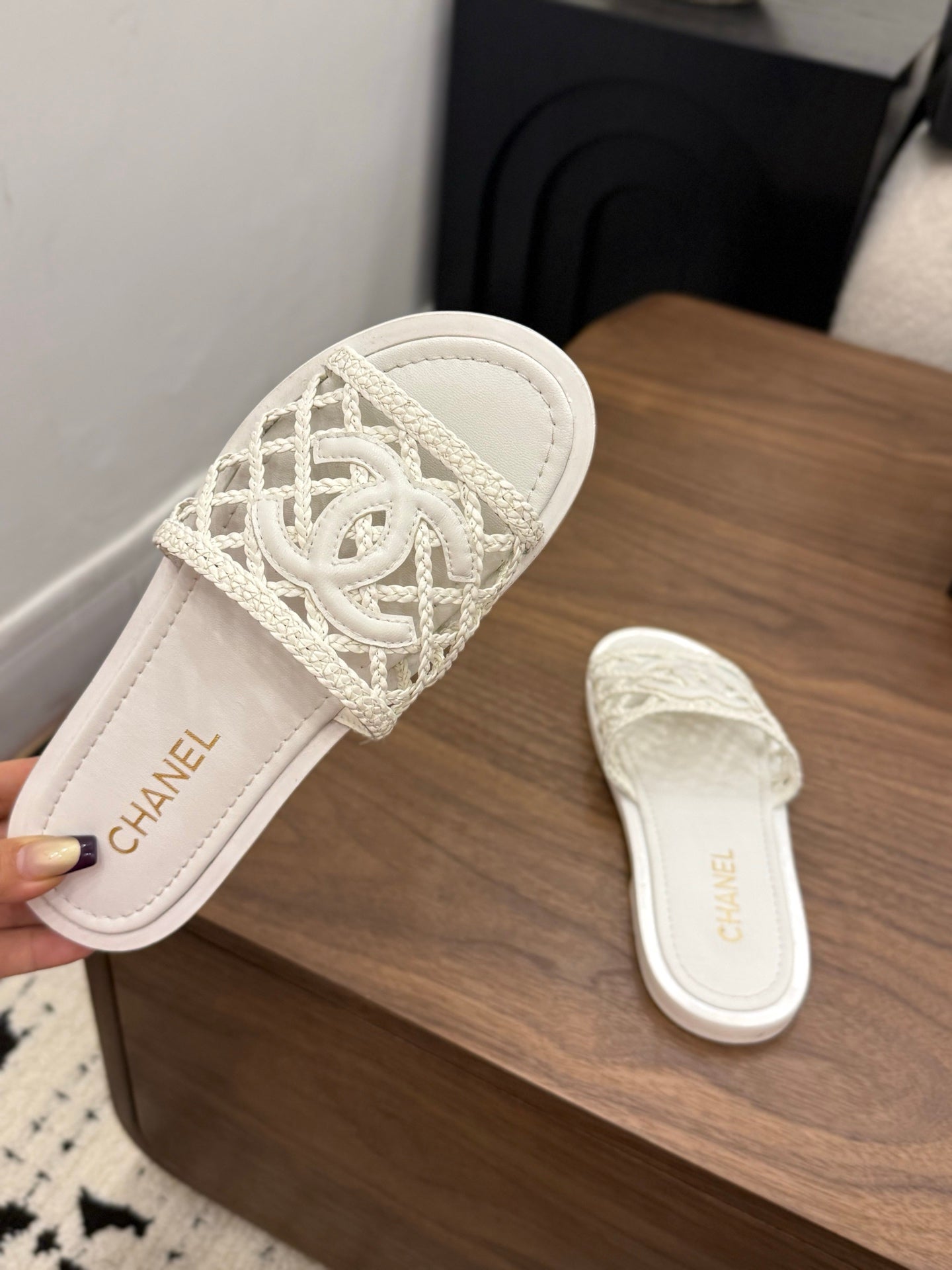 CC 26s Woven Slippers White Leather 850326
