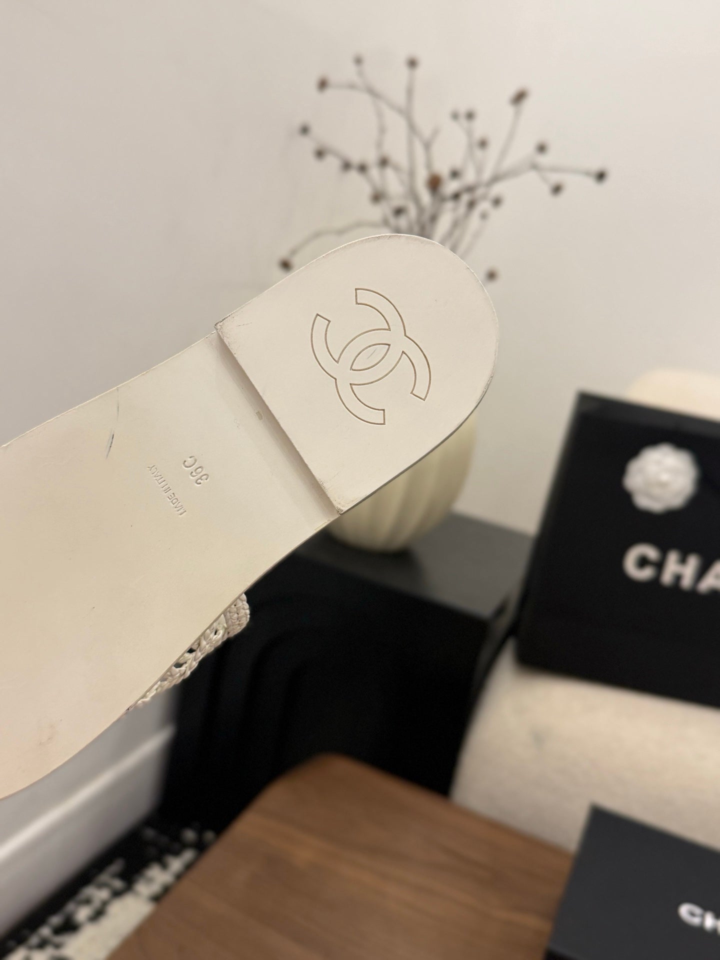 CC 26s Woven Slippers White Leather 850326