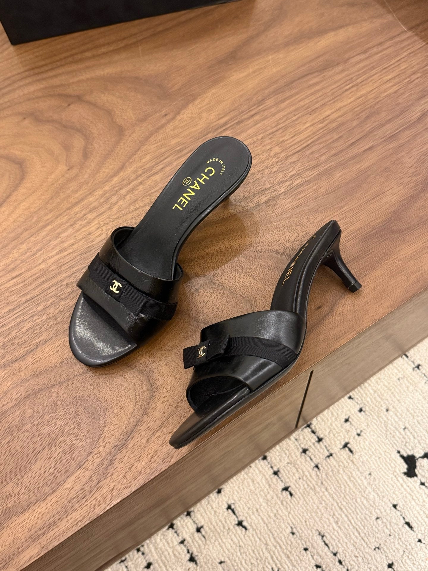 CC 26s High-Heeled Slippers 5cm Black Leather 850459