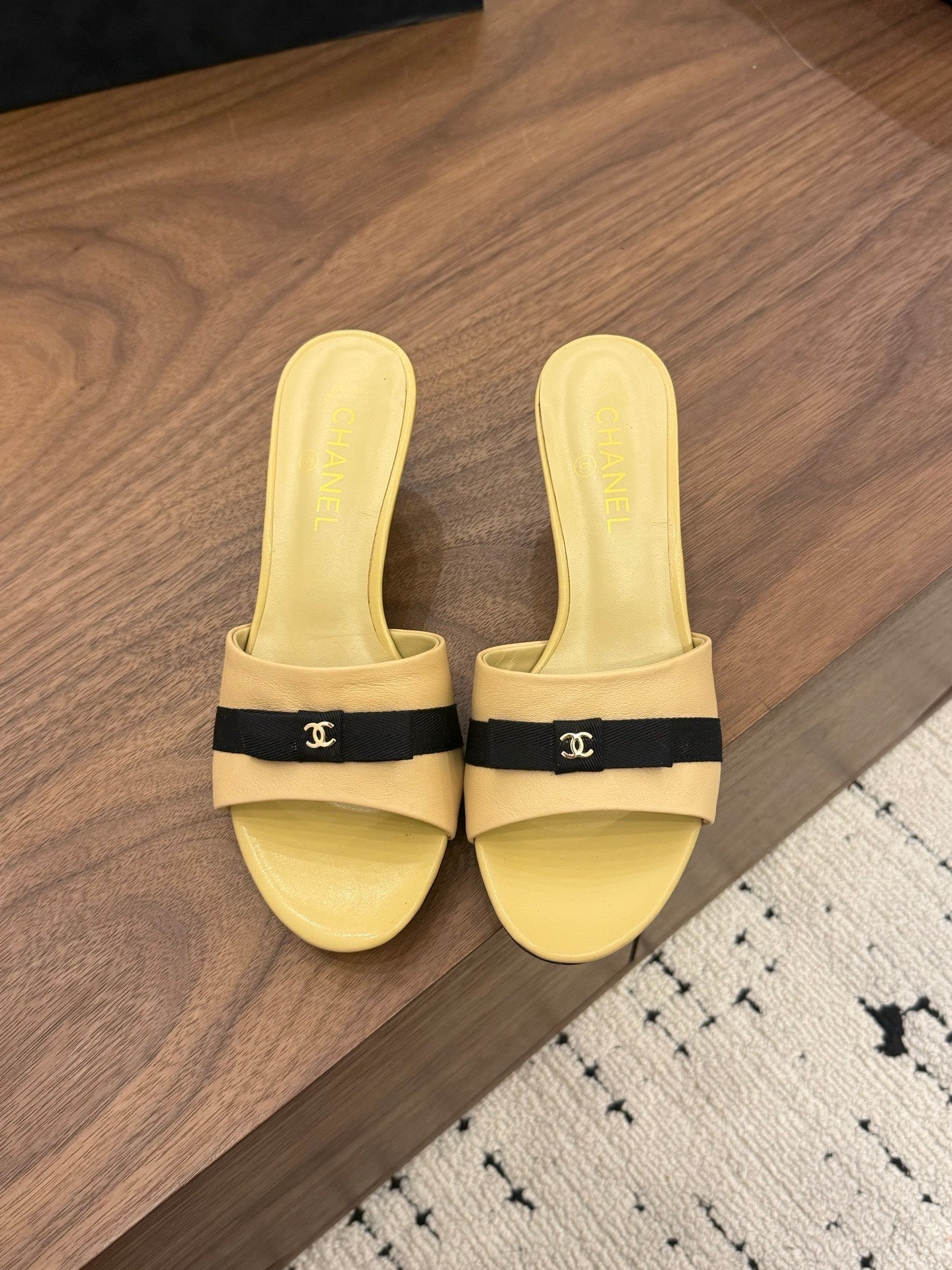 CC 26s High-Heeled Slippers 5cm Beige Leather 850460