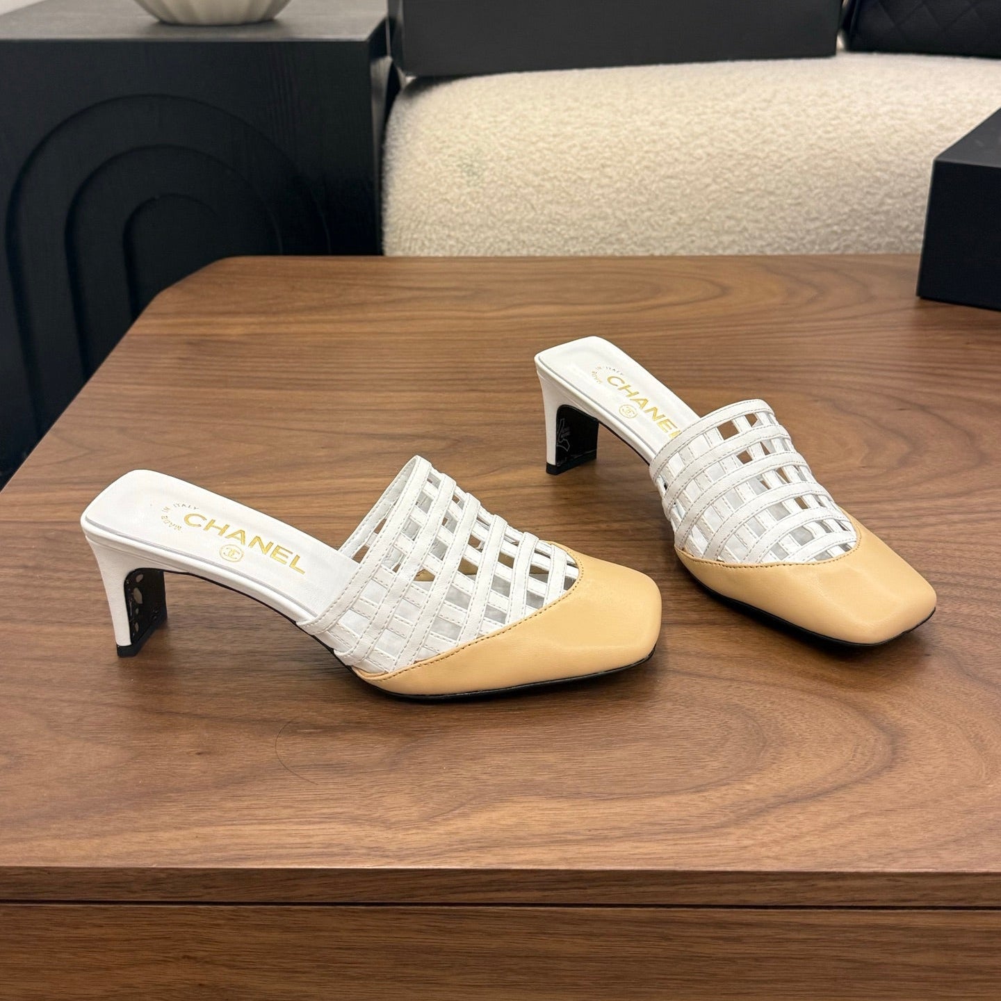 CC 26s Woven Mule High-Heeled Sandals White Beige Leather 850120