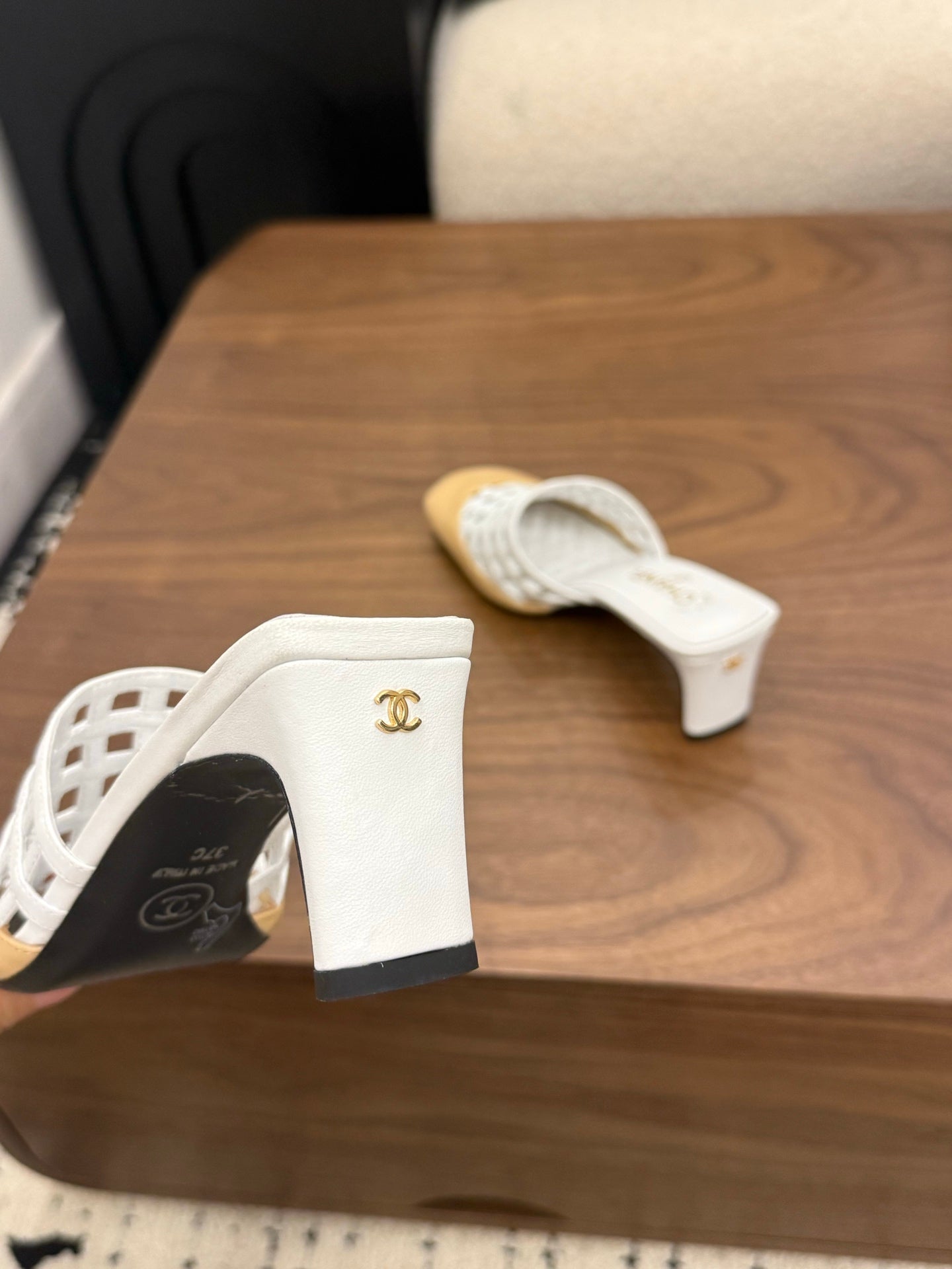 CC 26s Woven Mule High-Heeled Sandals White Beige Leather 850120