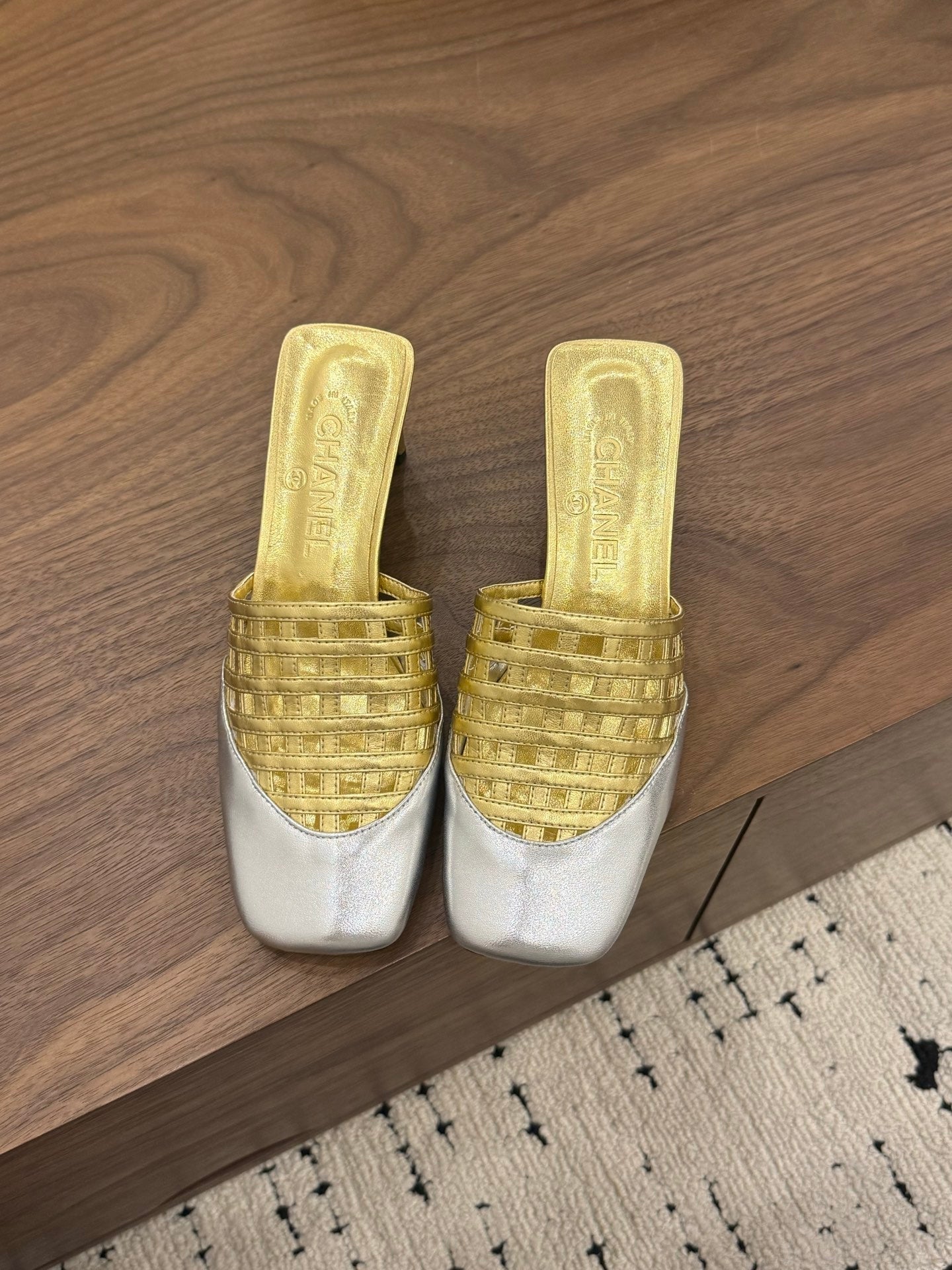 CC 26s Woven Mule High-Heeled Sandals Sliver Gold Leather 850121