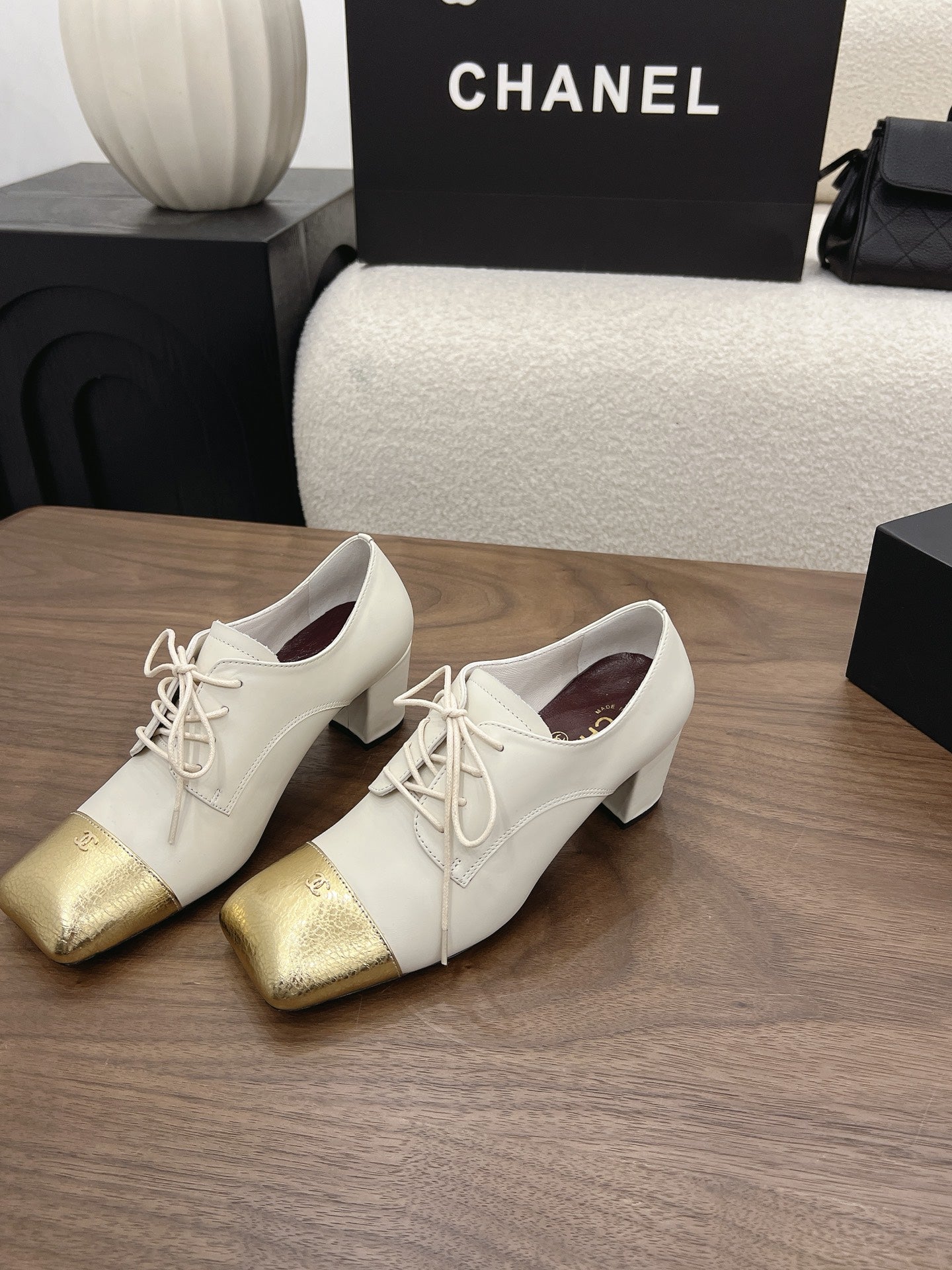 CC 26s Loafer 5cm White Gold Leather 910476