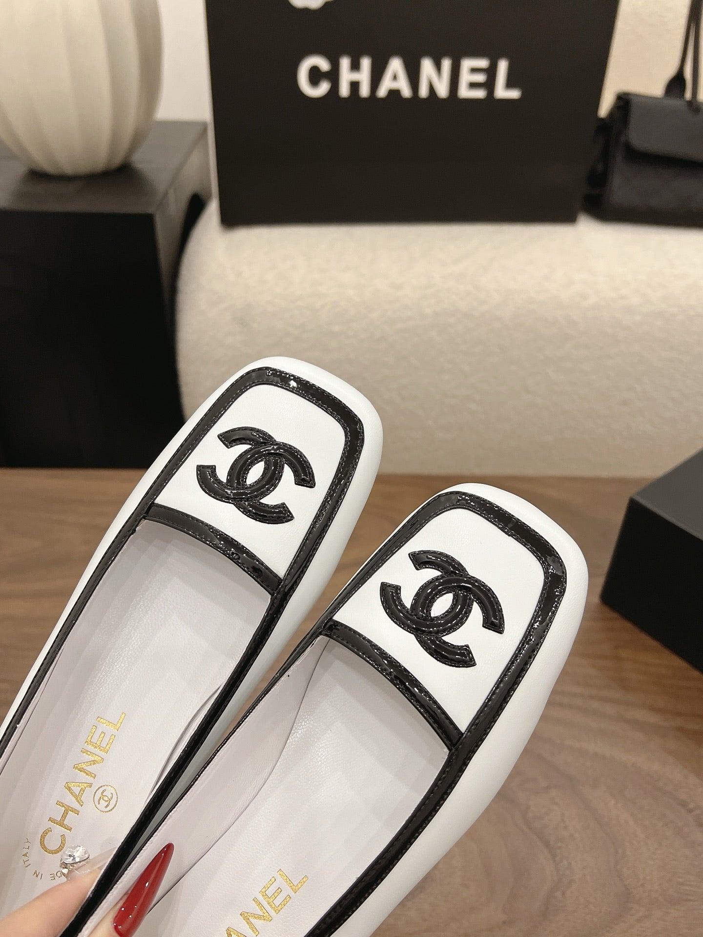 CC 26s Ballet Flat Black White Lambskin Patent Leather 915313