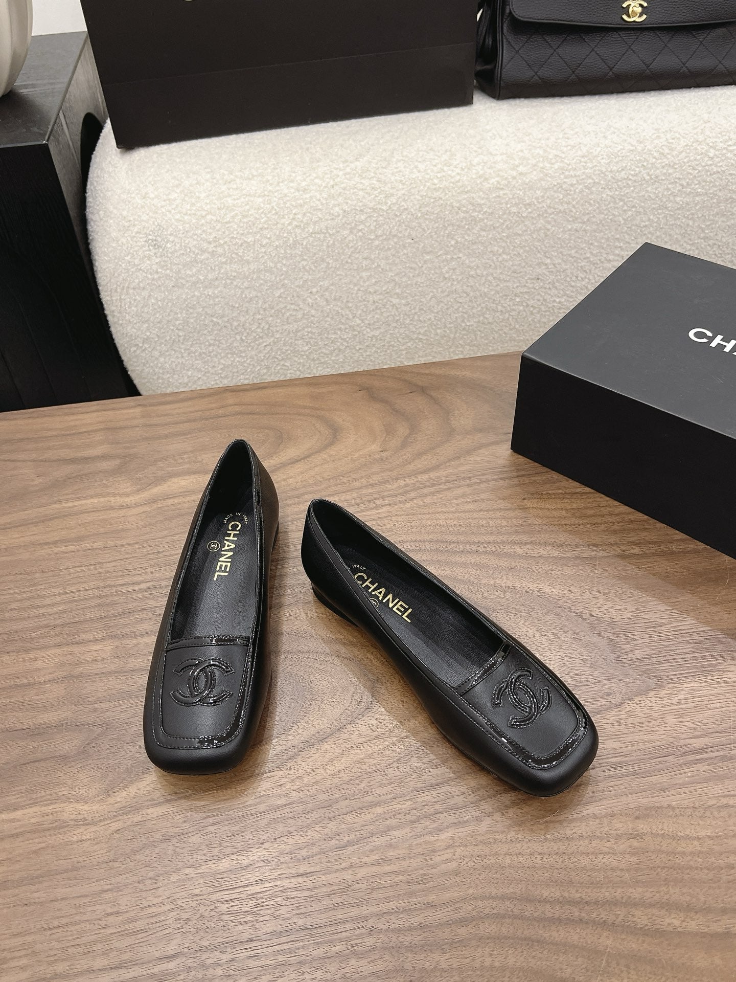 CC 26s Ballet Flat Black Lambskin Patent Leather 915316