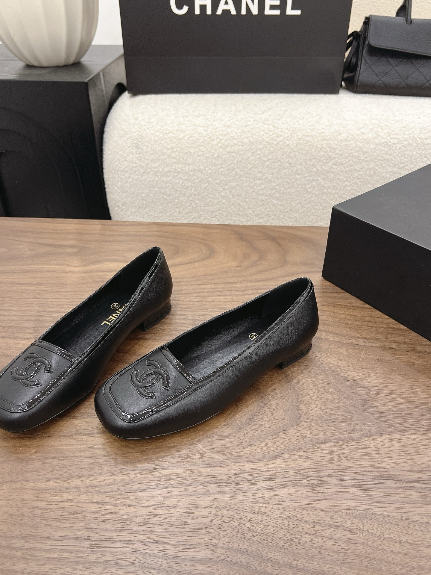 CC 26s Ballet Flat Black Lambskin Patent Leather 915316