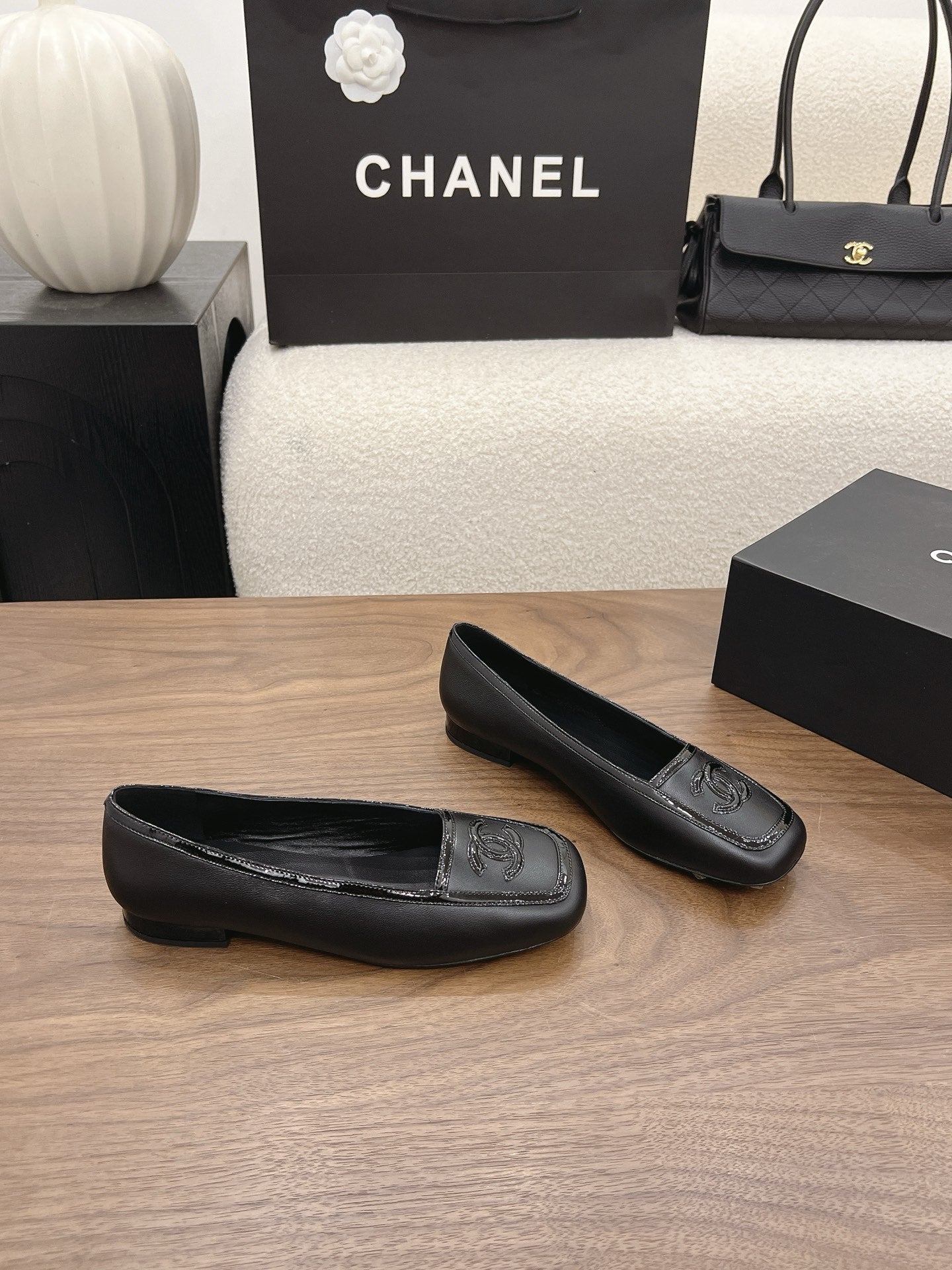 CC 26s Ballet Flat Black Lambskin Patent Leather 915316