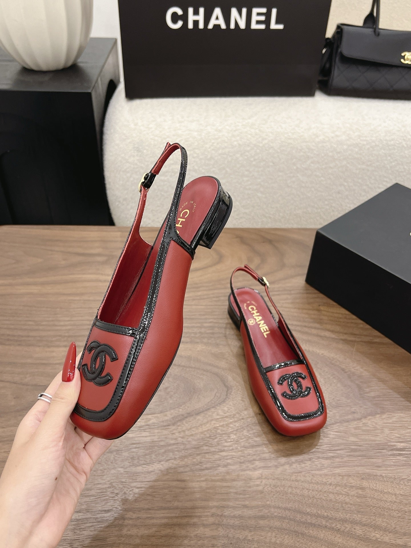 CC 26s Slingback Black Burgundy Lambskin Patent Leather 915320