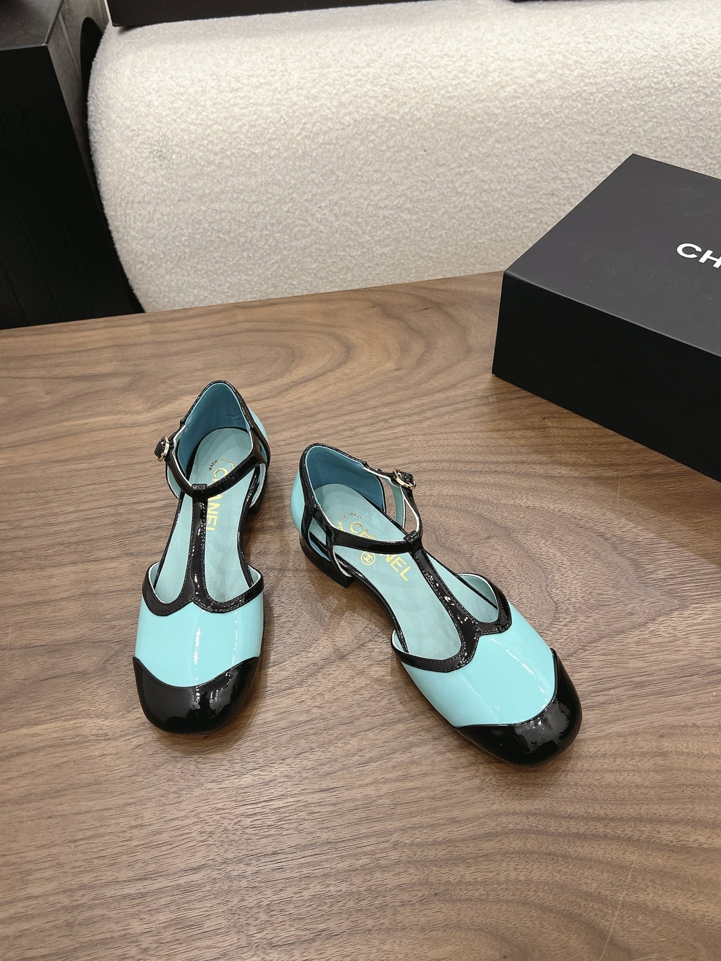 CC 26s Mary Jane Black Light Blue Patent Leather 915324