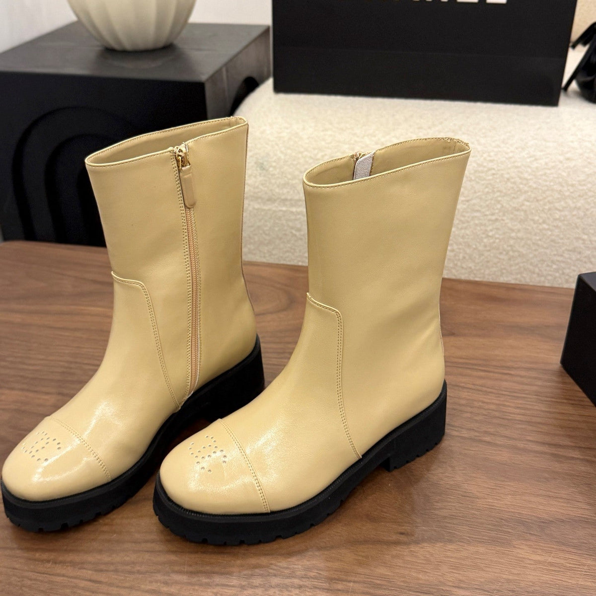 CC 26B Mid-Calf Boots 4.5cm Beige Leather 122438