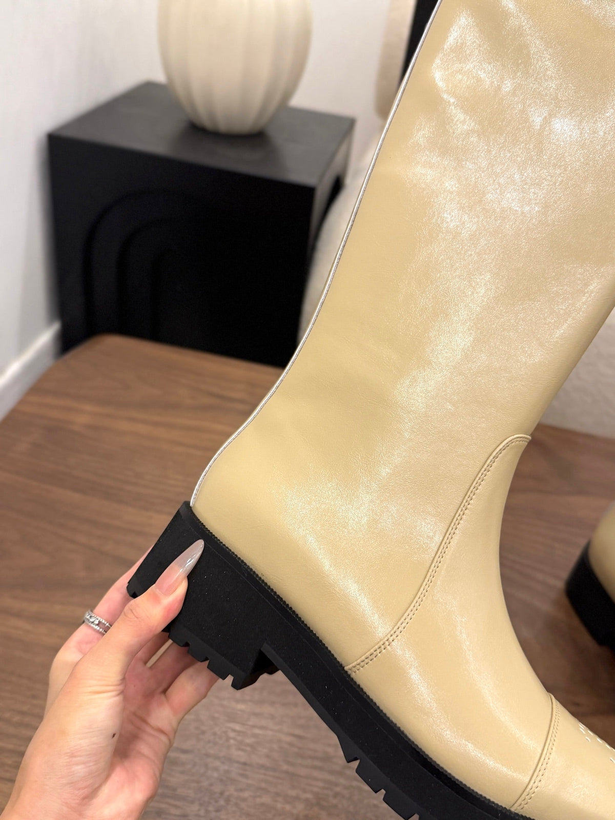 CC 26B Knee-High Boots 4.5cm Beige Leather 122441