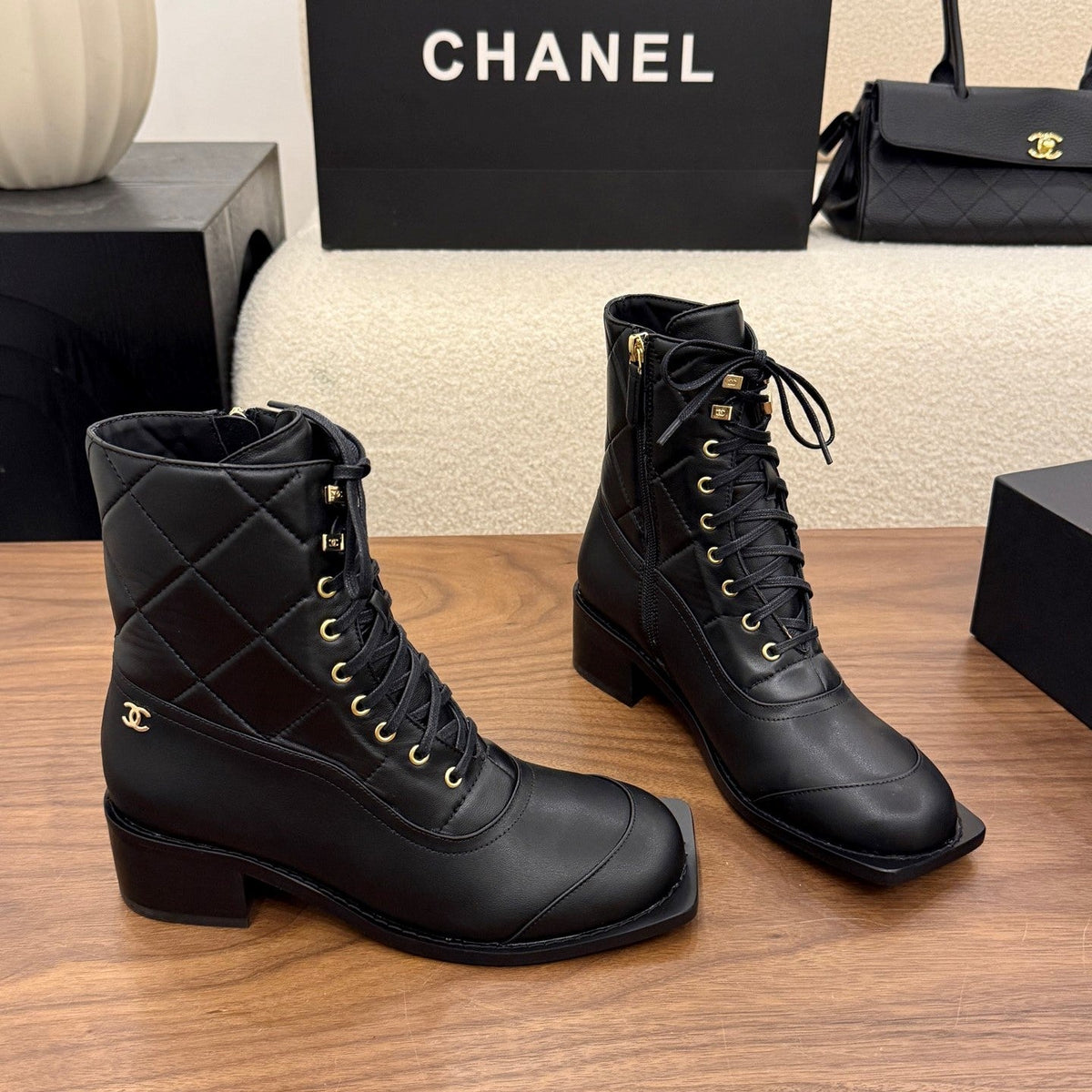 CC 26B Lace-Up Boots 4.5cm Black Quilted Leather 122446