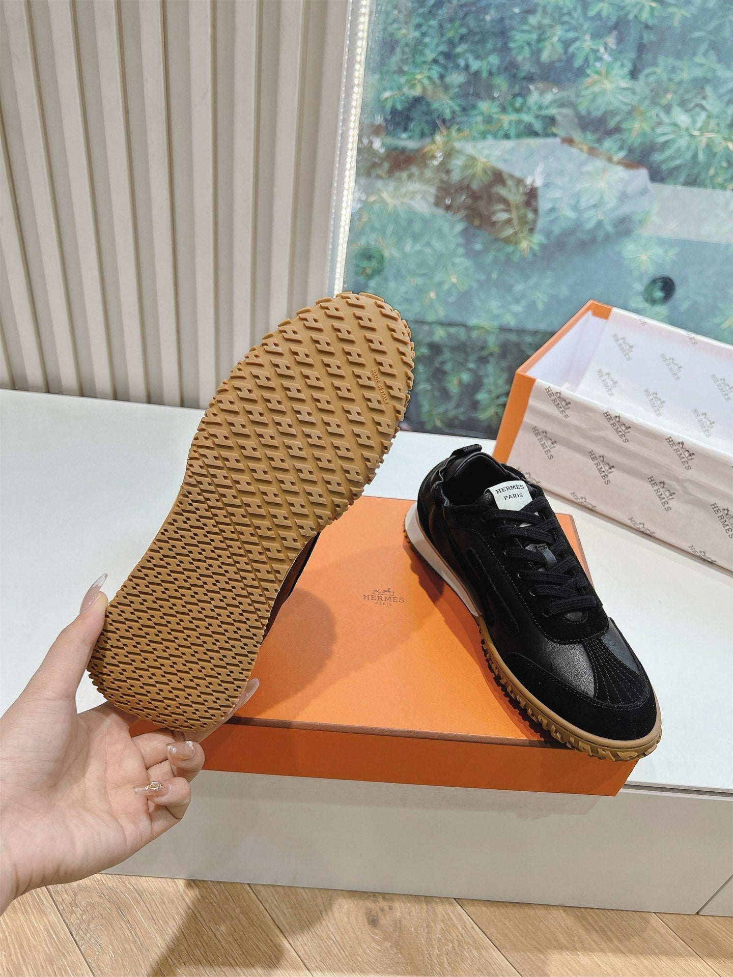 HM JET SNEAKER BLACK CALFSKIN SUEDE