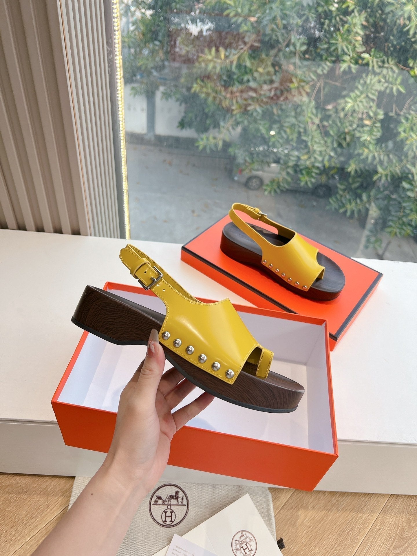 HM Flat Sandal In Corn Yellow Calfskin