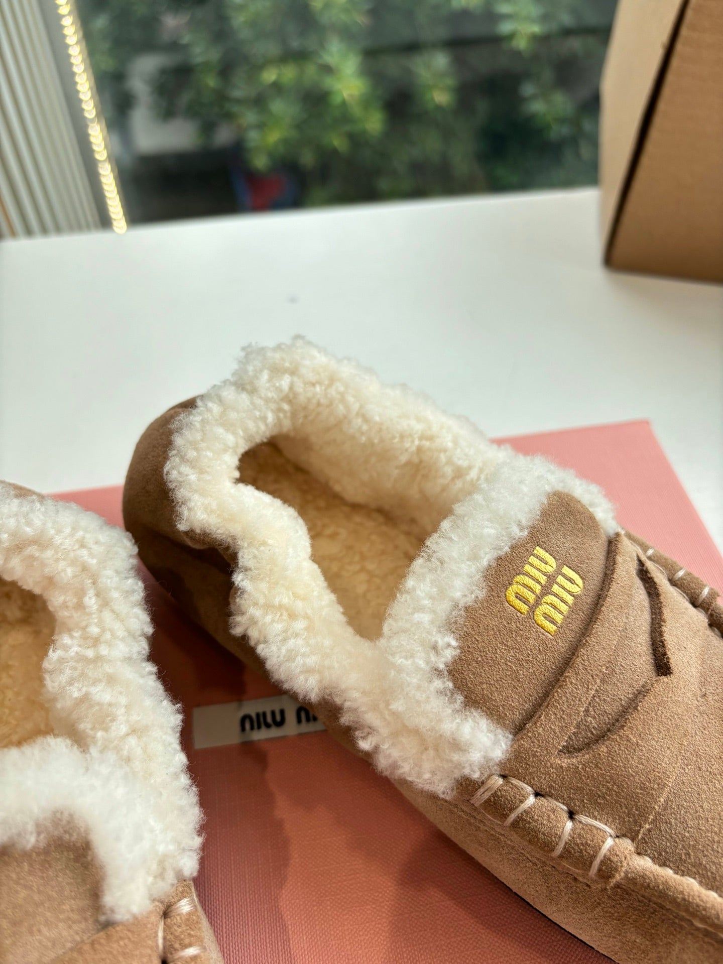 Miu 26s Ruches Loafers Khaki Suede Shearling 994146
