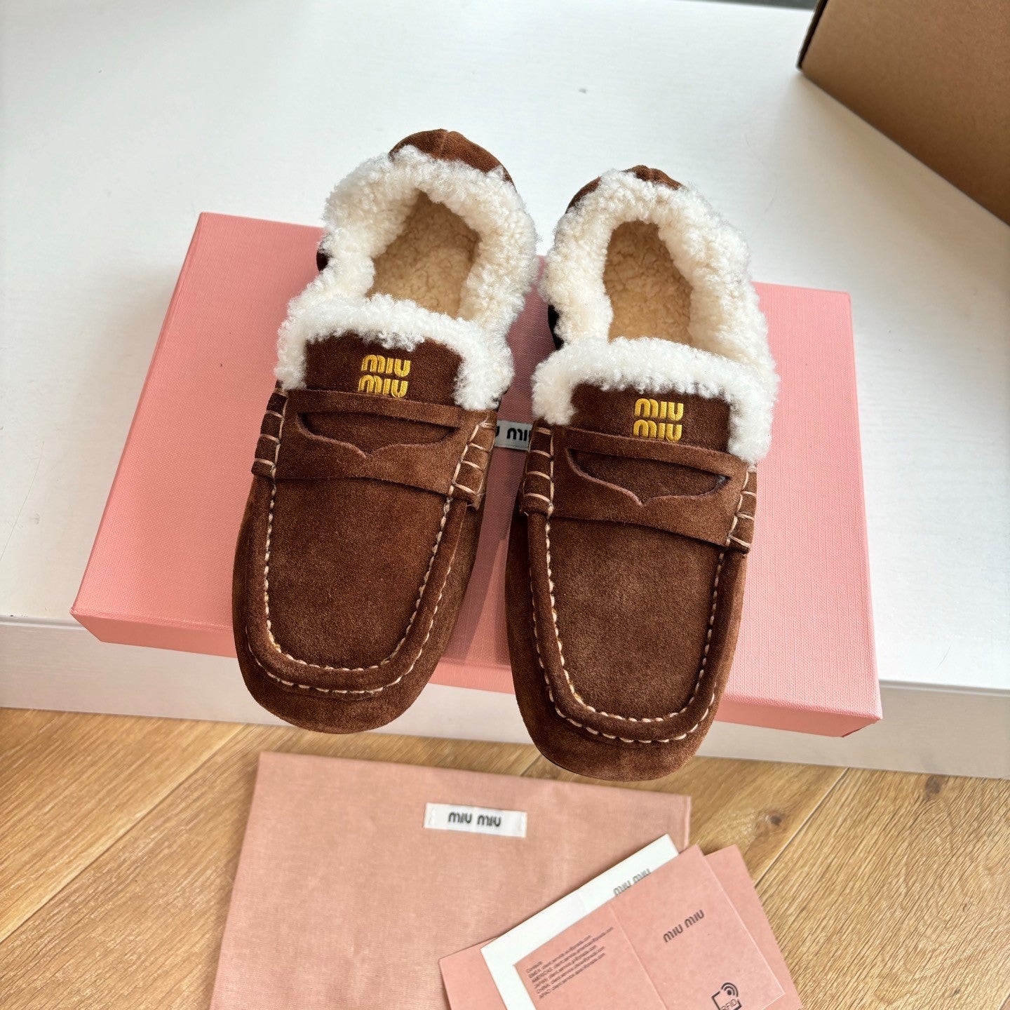 Miu 26s Ruches Loafers Brown Suede Shearling 994147