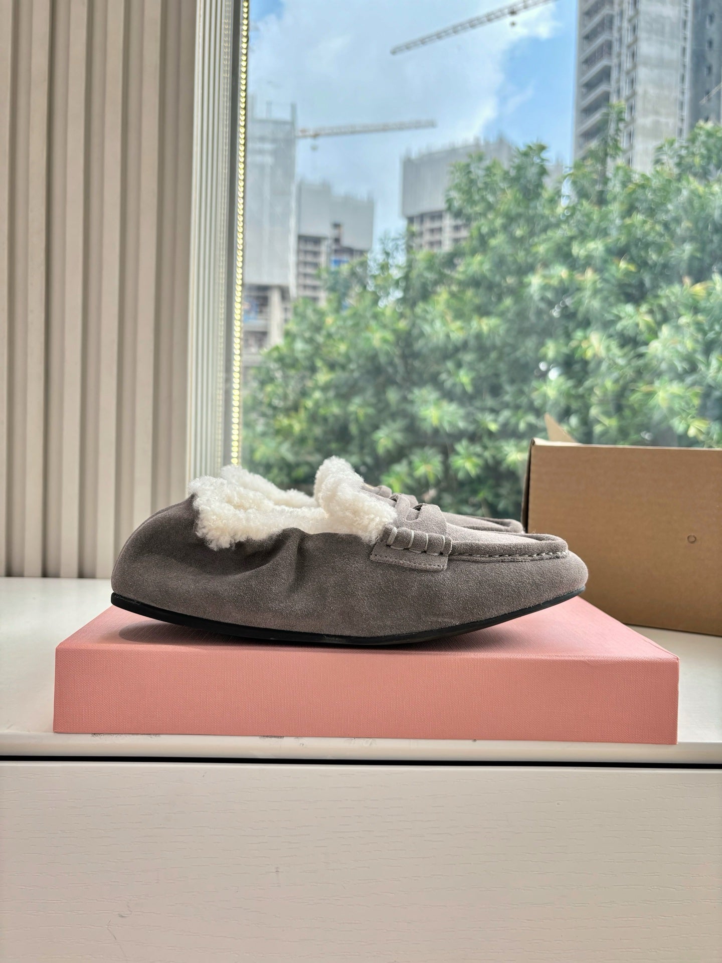 Miu 26s Ruches Loafers Grey Suede Shearling 994148