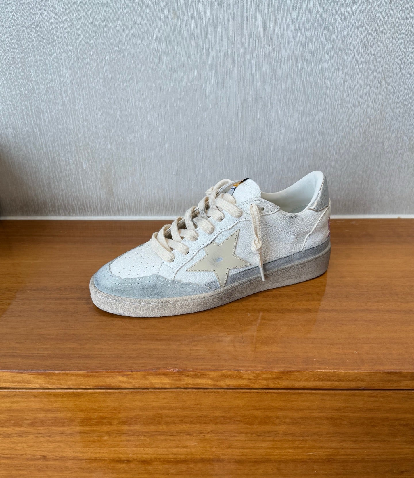 BALL STAR SNEAKERS WITH BEIGE STAR IN WHITE CALFSKIN AND GRAY SUEDE
