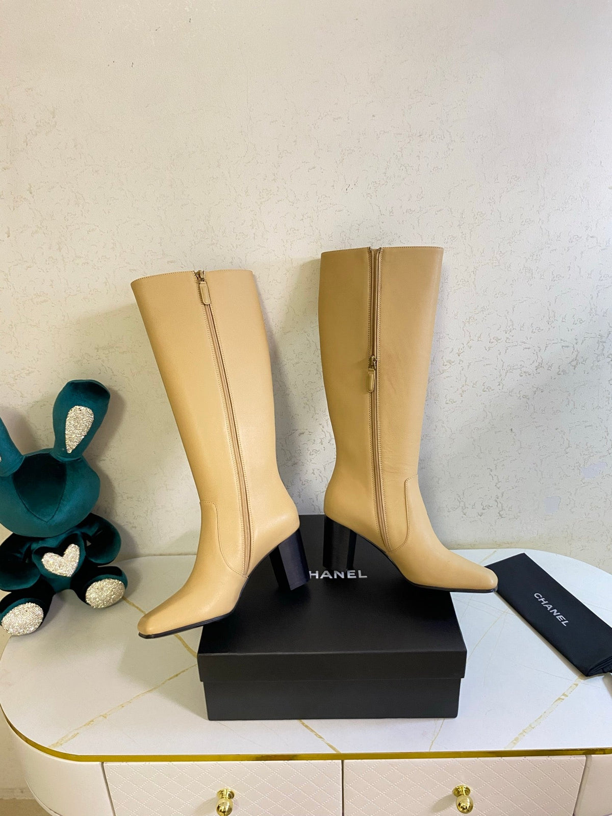 CC 26s High Boots 7.5cm Knee High Boots Beige Calfskin 126167