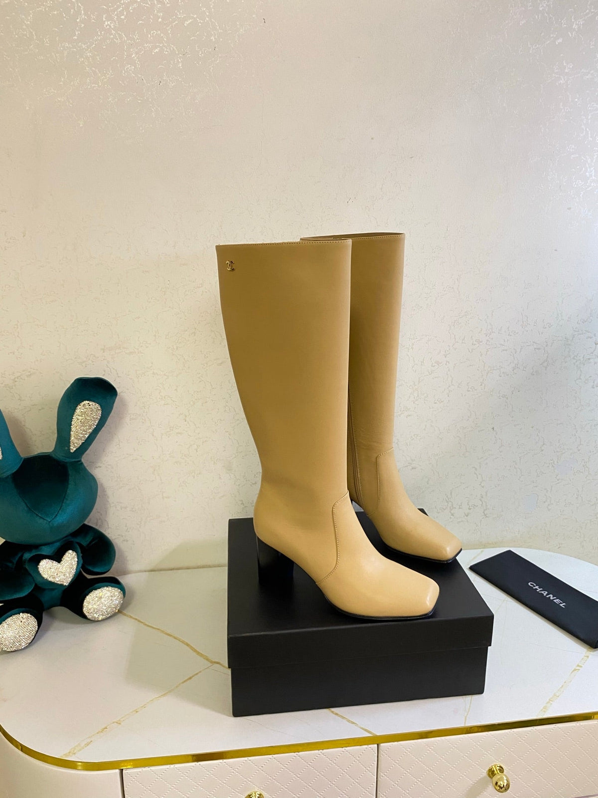 CC 26s High Boots 7.5cm Knee High Boots Beige Calfskin 126167