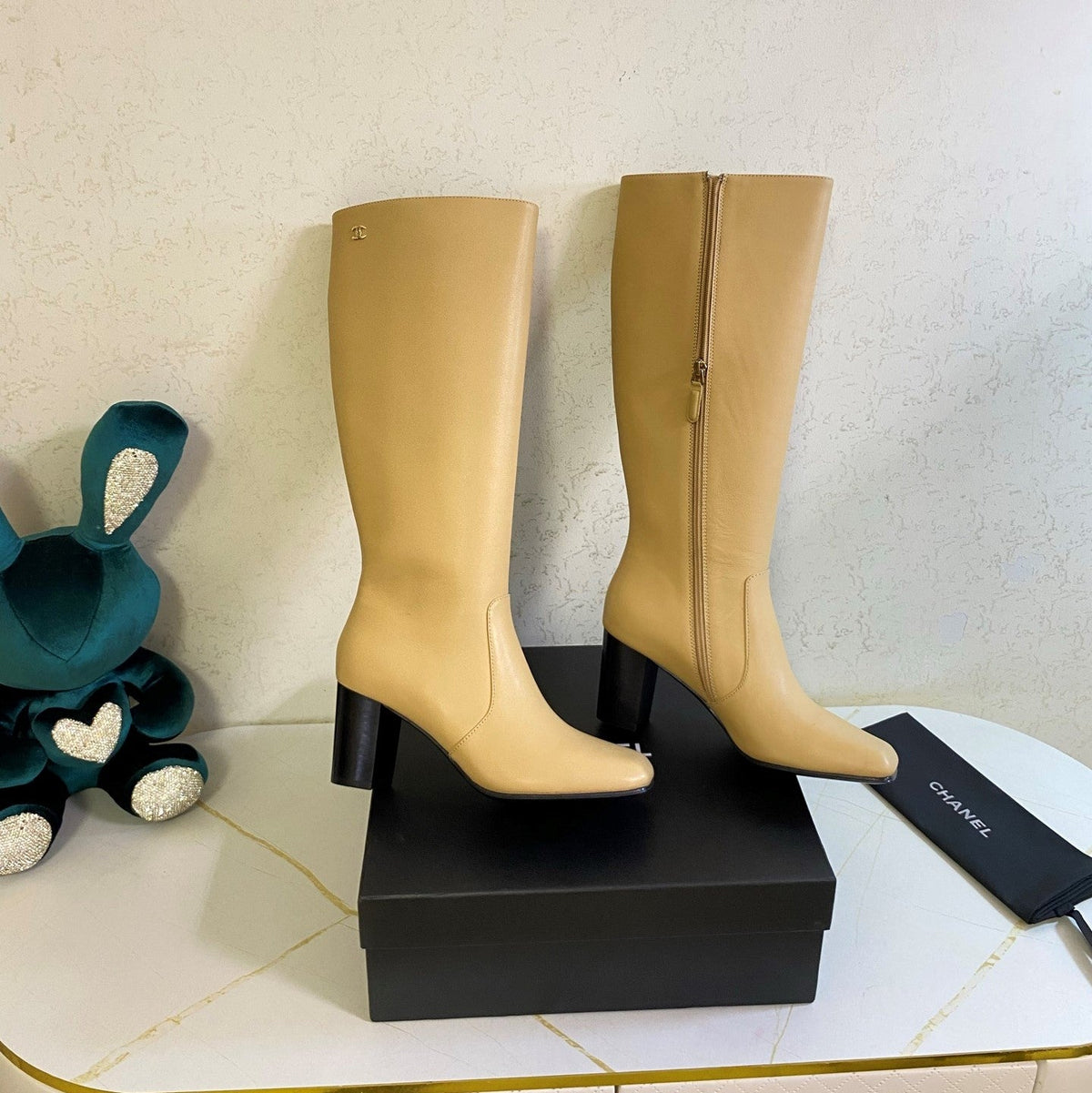 CC 26s High Boots 7.5cm Knee High Boots Beige Calfskin 126167