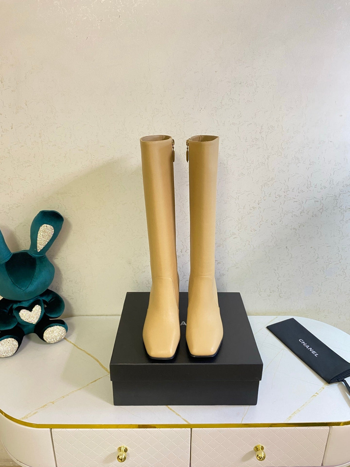 CC 26s High Boots 7.5cm Knee High Boots Beige Calfskin 126167