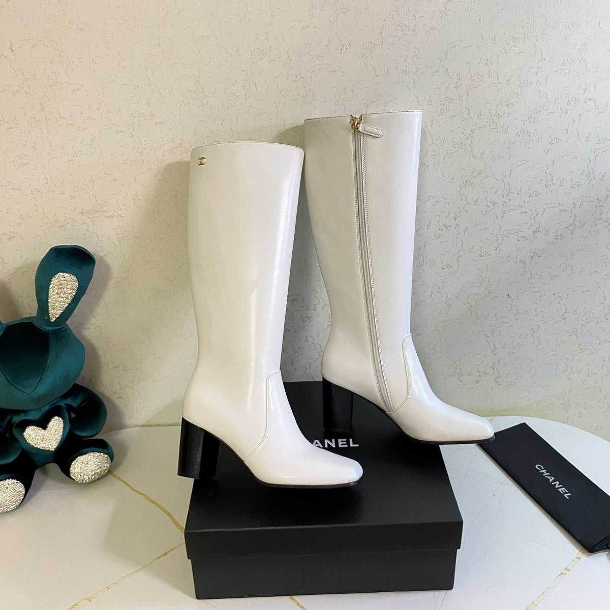 CC 26s High Boots 7.5cm Knee High Boots White Calfskin 126169