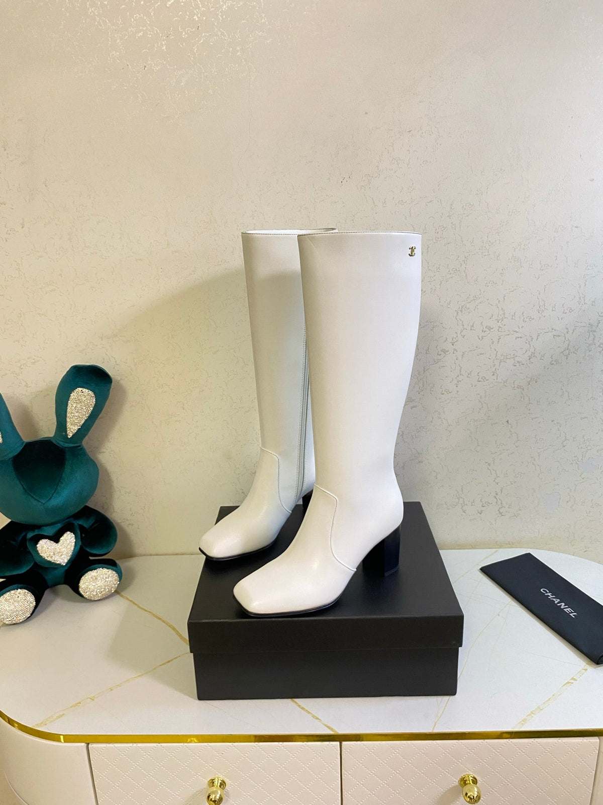 CC 26s High Boots 7.5cm Knee High Boots White Calfskin 126169