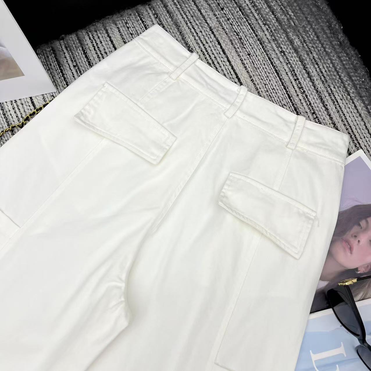 MM6 Curved Blade Cargo Pants White Cotton 387965