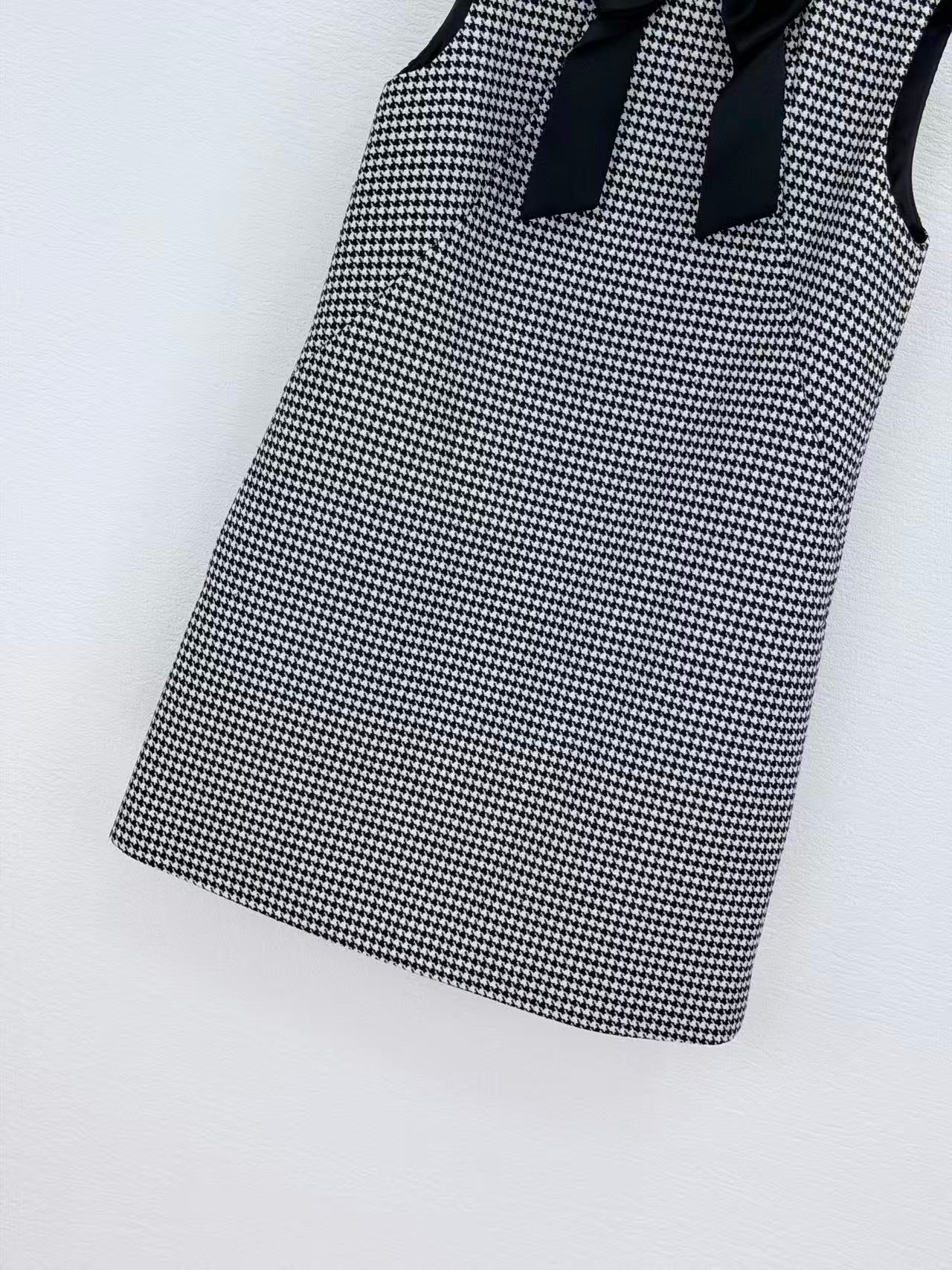 CD Straight-Cut Short Dress Black White Wool Blend