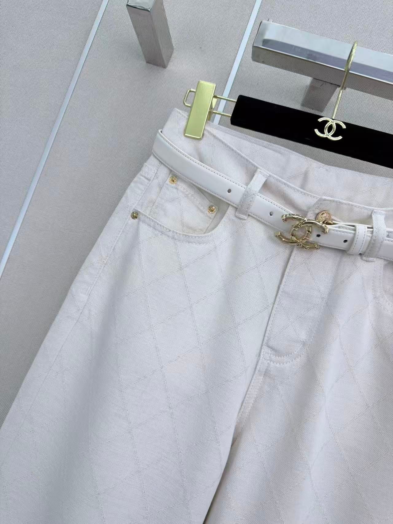 CC 26s Quilted Straight-Leg Jeans White Denim 399262
