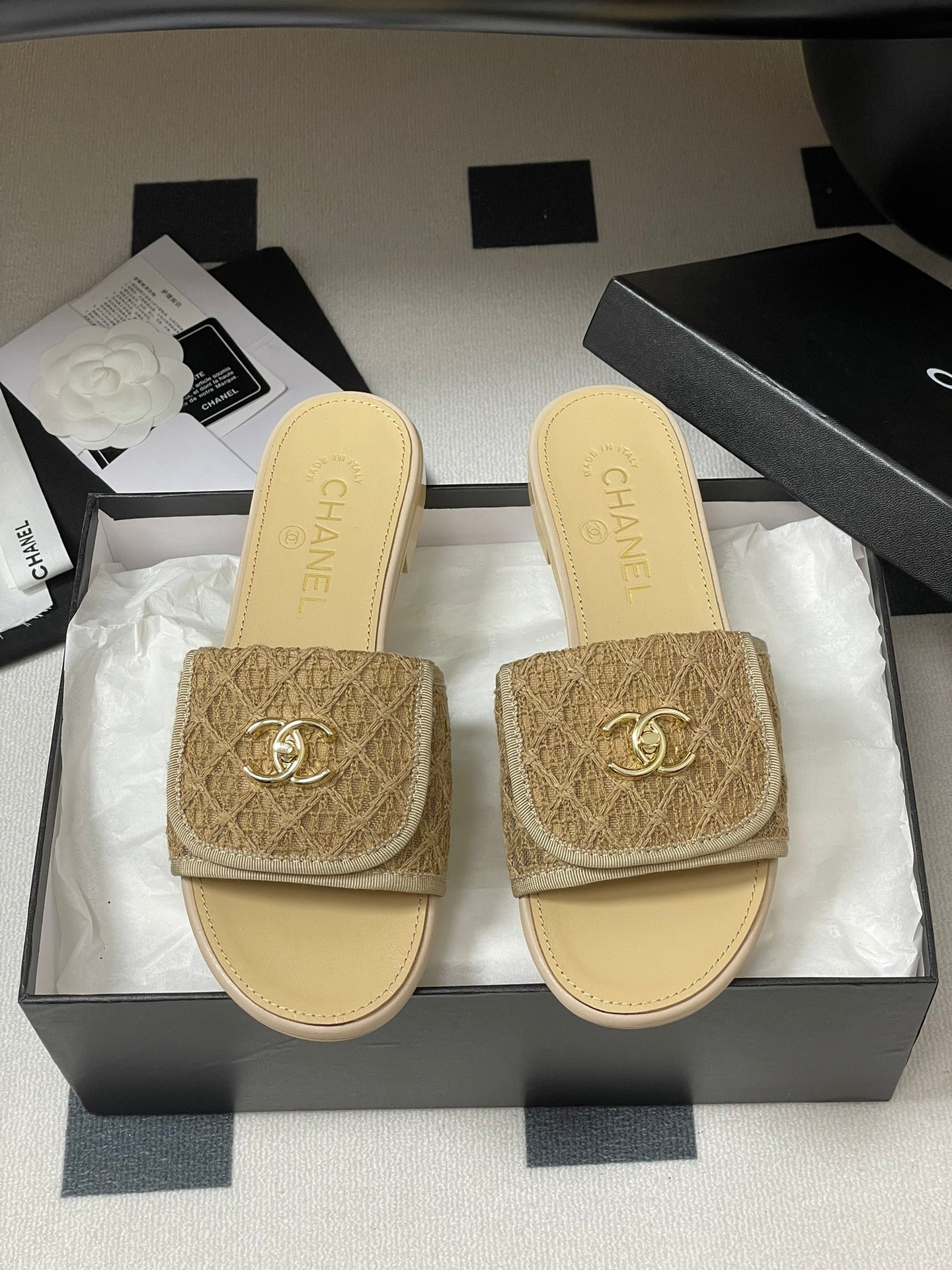 CC 25S Buckle Bag Mule Beige Lace Fabric and Sheepskin 247591