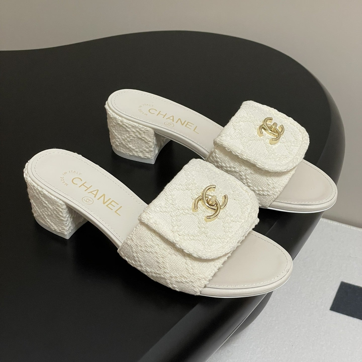 CC 25S Buckle Bag Mule Sandal 50mm White Fabric and Sheepskin 247601