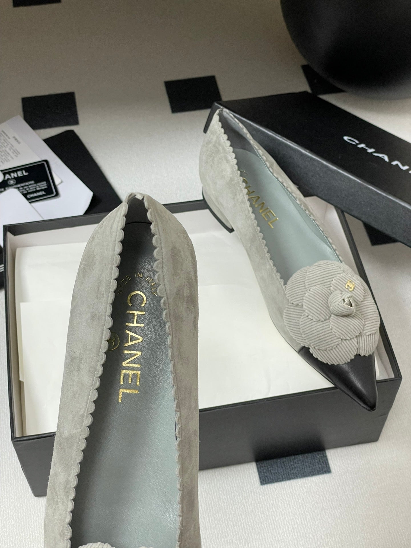 CC 25C Classic Camellia Pointed High Heels Flat 15mm Grey Suede 247607