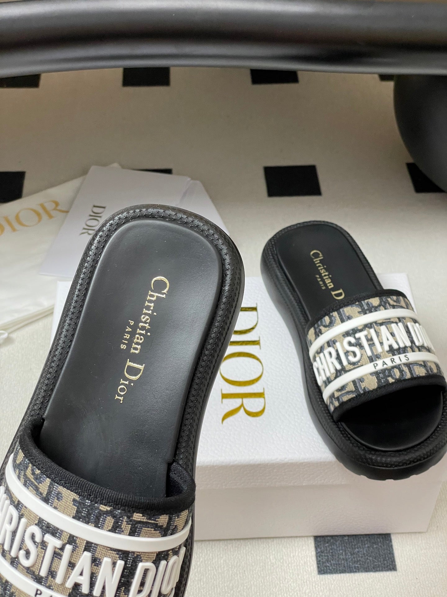 CD 25 Slippers Black White Fabric 394063