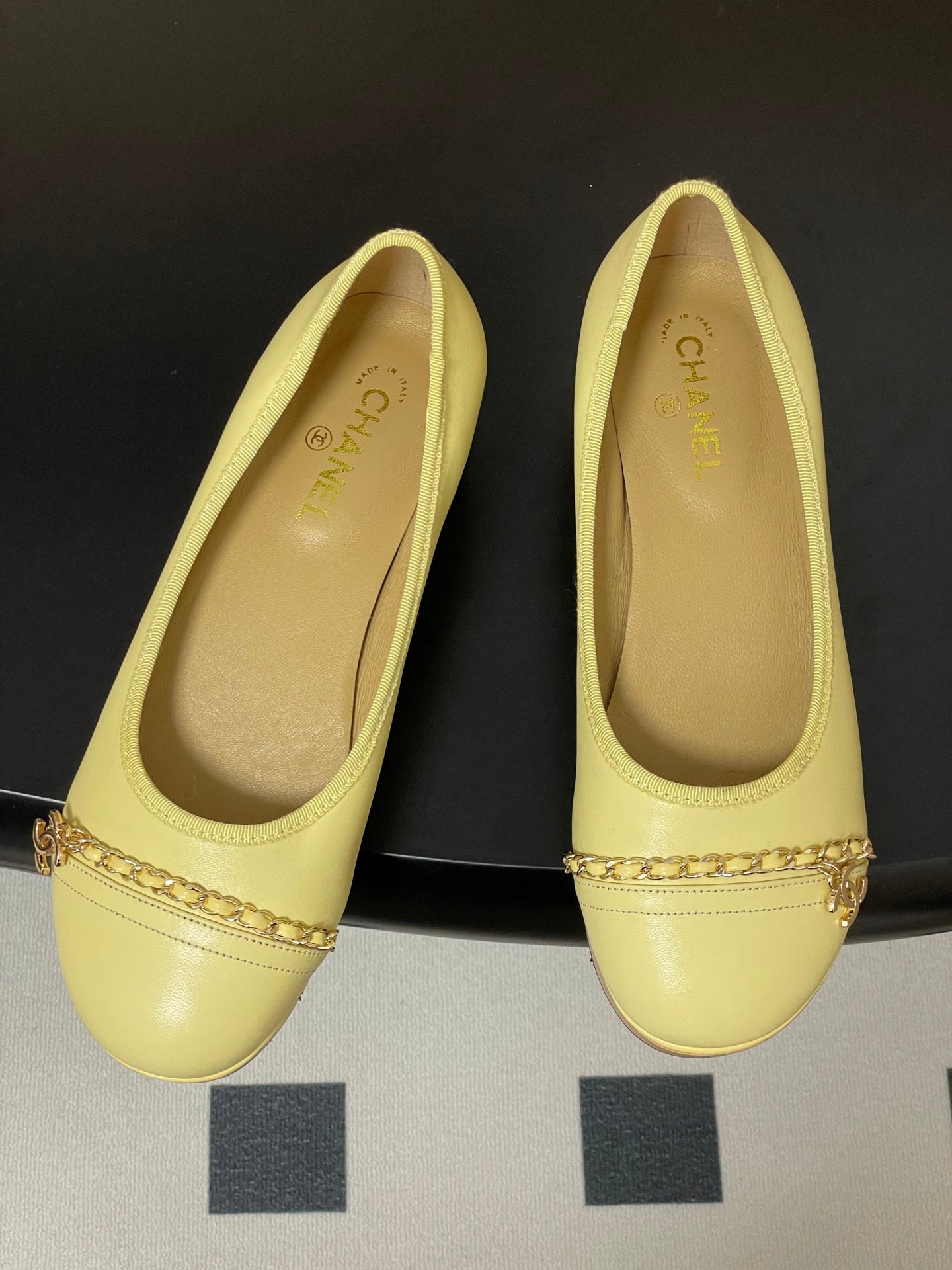 CC 25A Chain CC Thick-Soled Shoe 40mm Pastel Yellow Sheepskin 393952