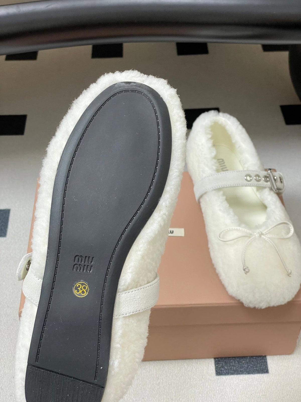 MM 26s Mary Jane Flats 1cm White Shearling 151127